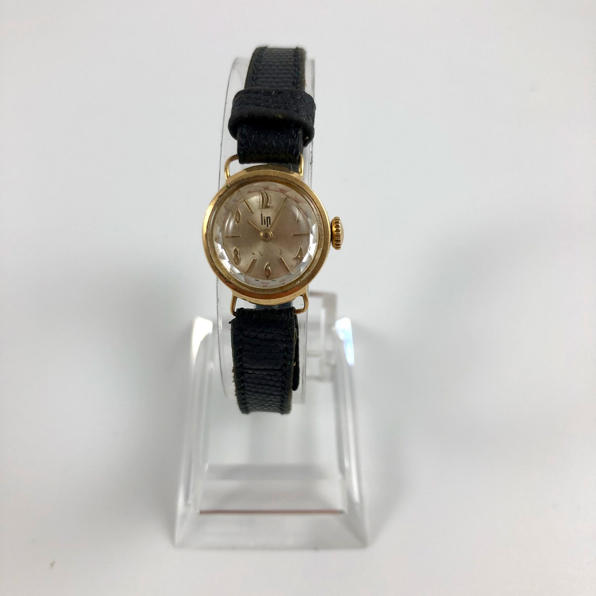 Null LIP

Damenuhr aus Gelbgold 750/18k, mechanisches Uhrwerk mit Handaufzug 

S&hellip;