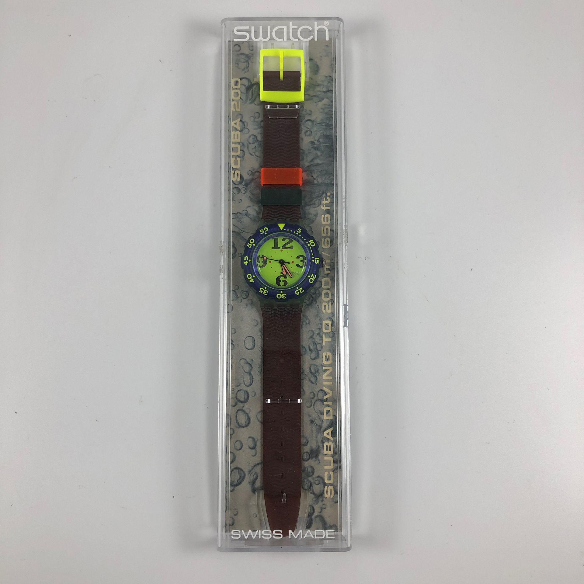 Null SWATCH

Circa 1993.

Ref: SDN103.

Scuba type wristwatch model "Spay-Up".

&hellip;
