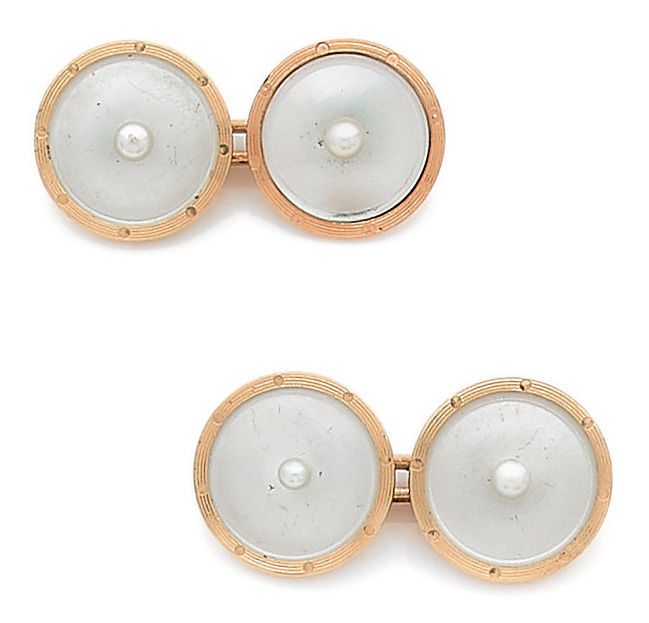 Null A PAIR OF HANDLEBARS of circular shape, decorated with mother-of-pearl and &hellip;