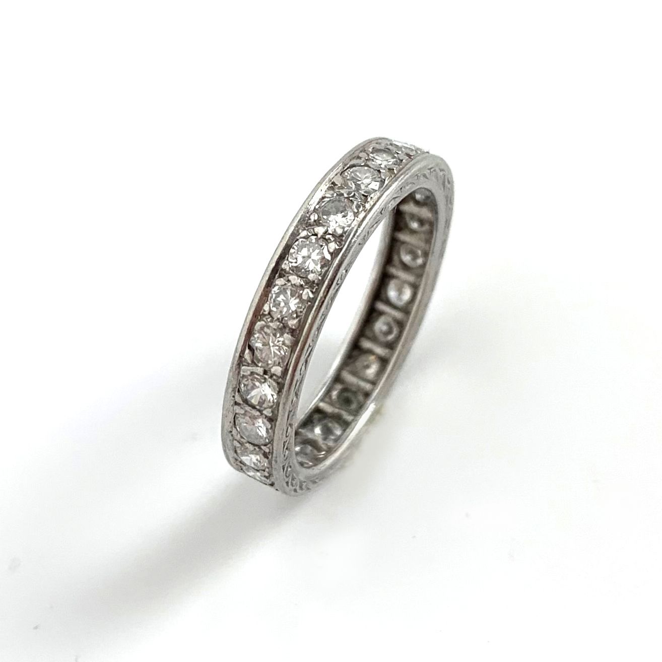 Null ALLIANCE set with brilliant-cut diamonds. Set in platinum. Estimated weight&hellip;