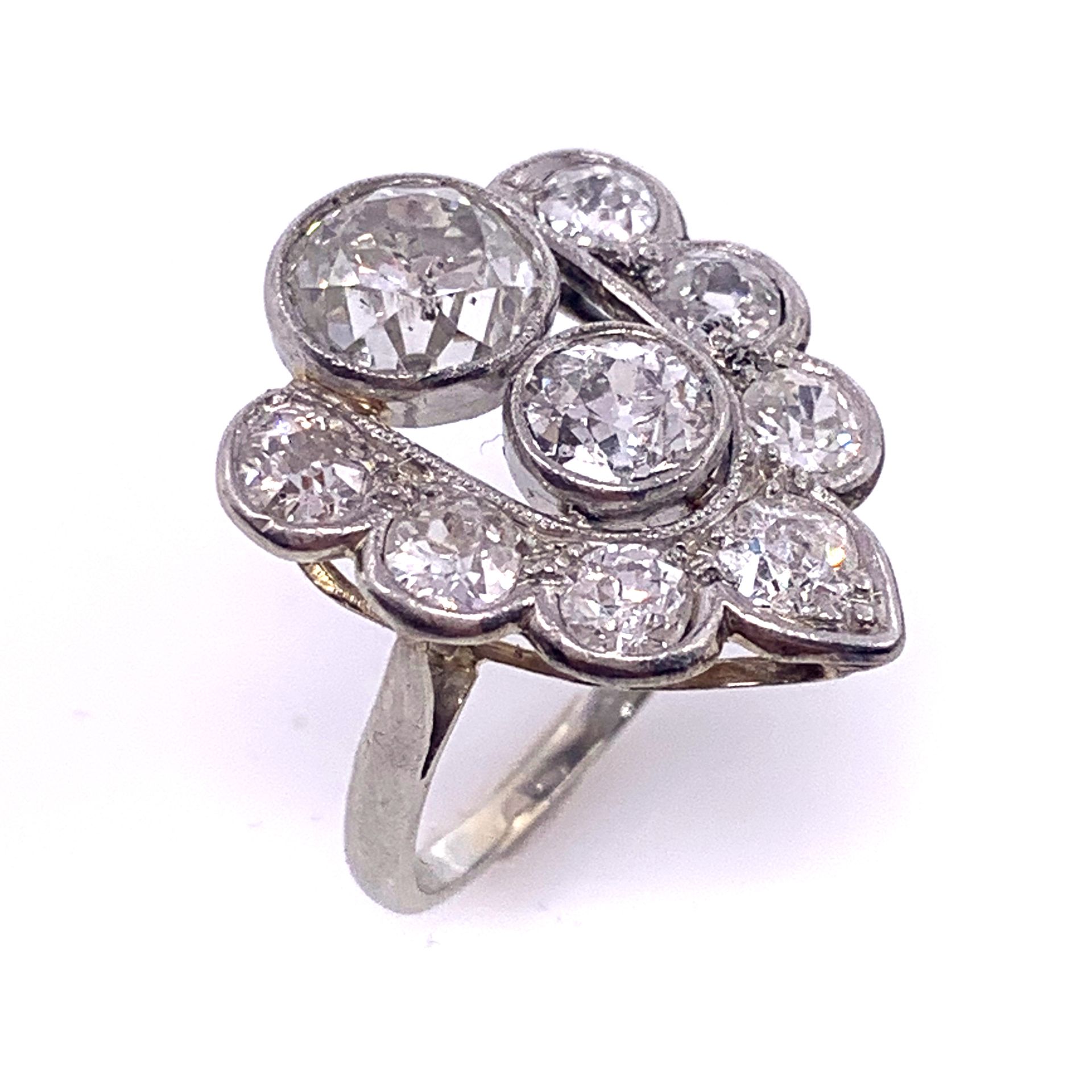 Null ANILLO con dos diamantes talla antigua (1,25 quilates y 0,45 quilates) en u&hellip;