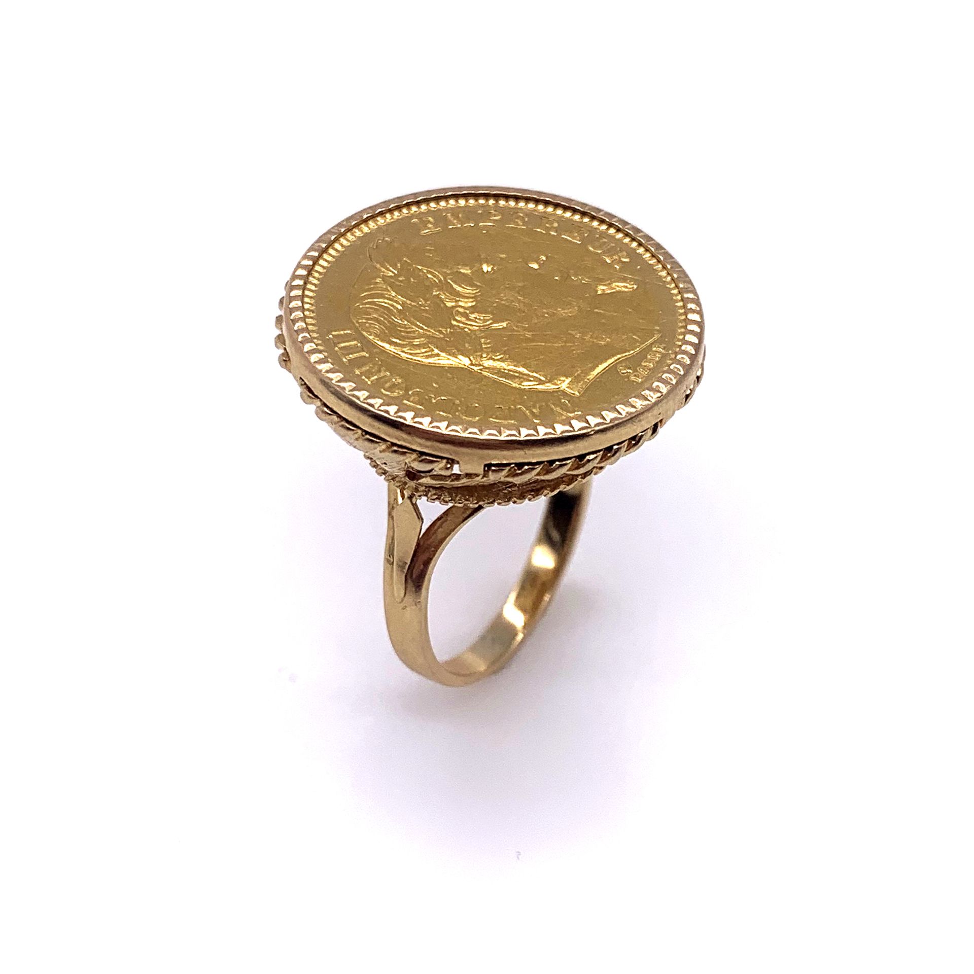 Null RING holding a Napoleon III coin dated 1862. 18K yellow gold setting decora&hellip;