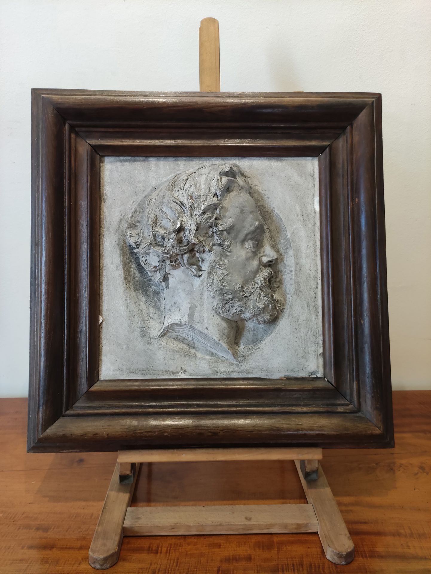 Null 一个艺术家的石膏浮雕，安装在一个原始的橡木框架中。19世纪末 39,5 x 39,5 cm (一个缺口)