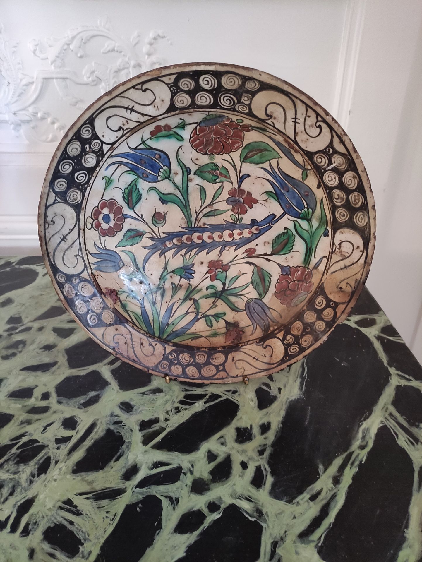 Null PLAT creux en faïence d'Iznik XVIème siècle Diamètre : 28,5 cm (accidents e&hellip;