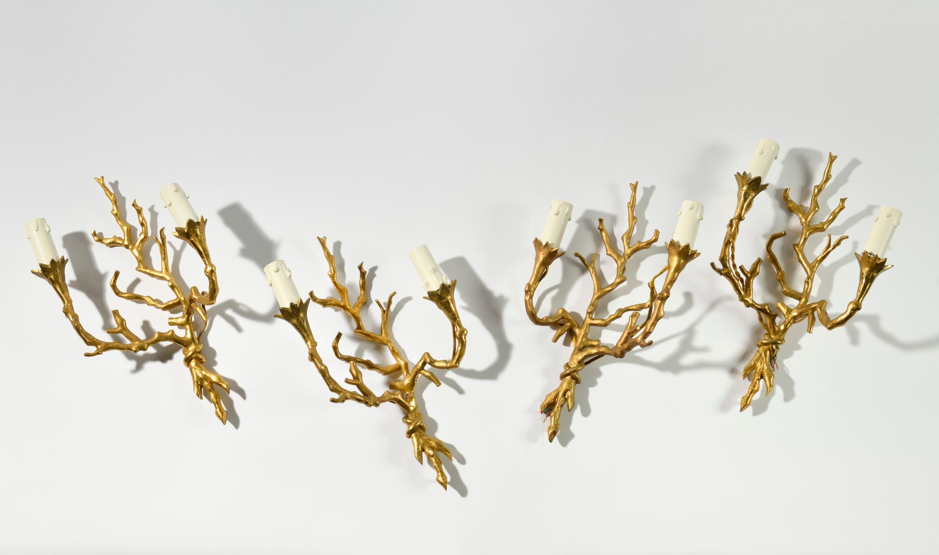 Null JANSEN四件套装饰有树枝的木制壁灯，有两个灯臂 高度：37厘米 - 宽度：25厘米