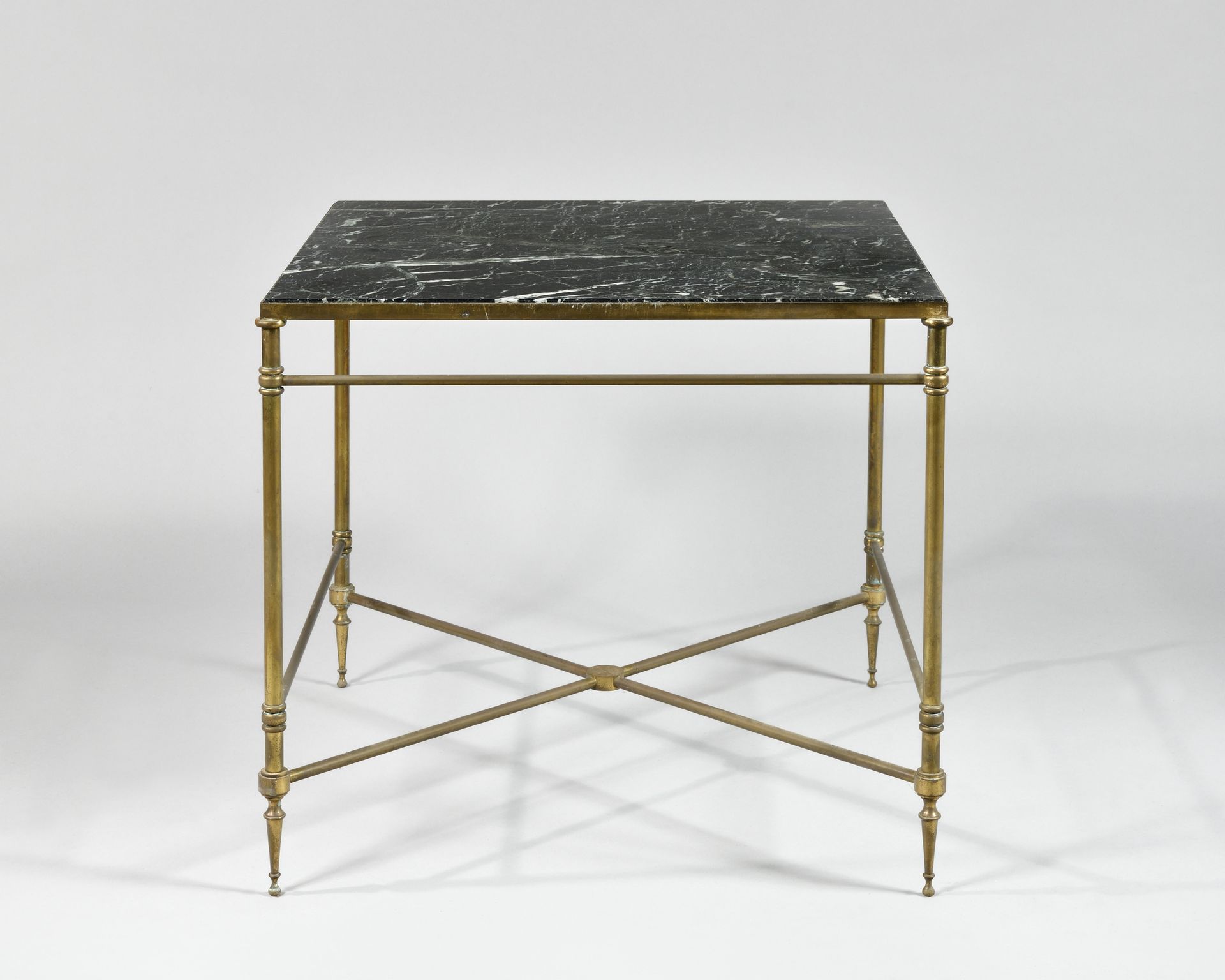 Null MAISON JANSEN Tavolo medio di forma quadrata con piano in marmo verde mare &hellip;