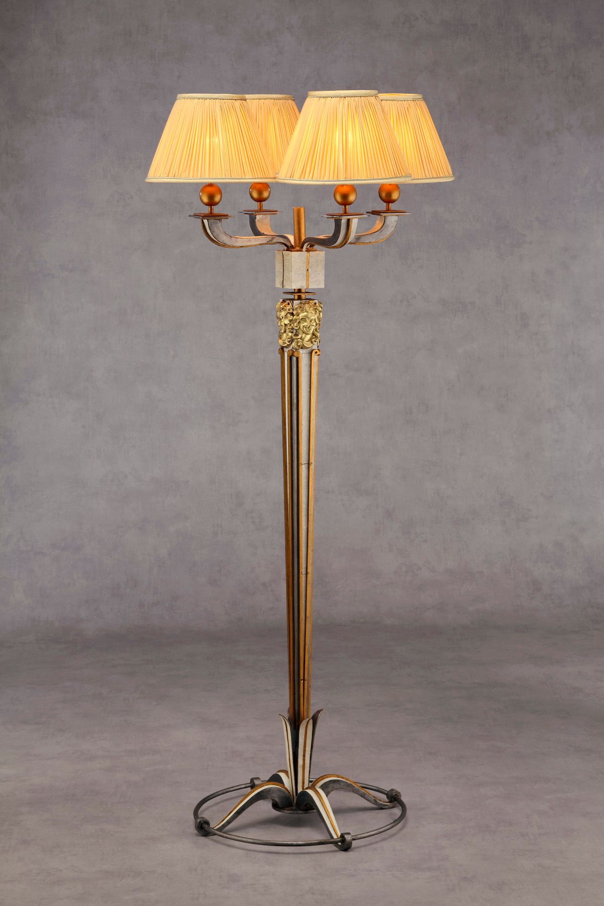 Null WORK IN THE WAY OF THE 1940's Floor lamp with a circular base supporting a &hellip;