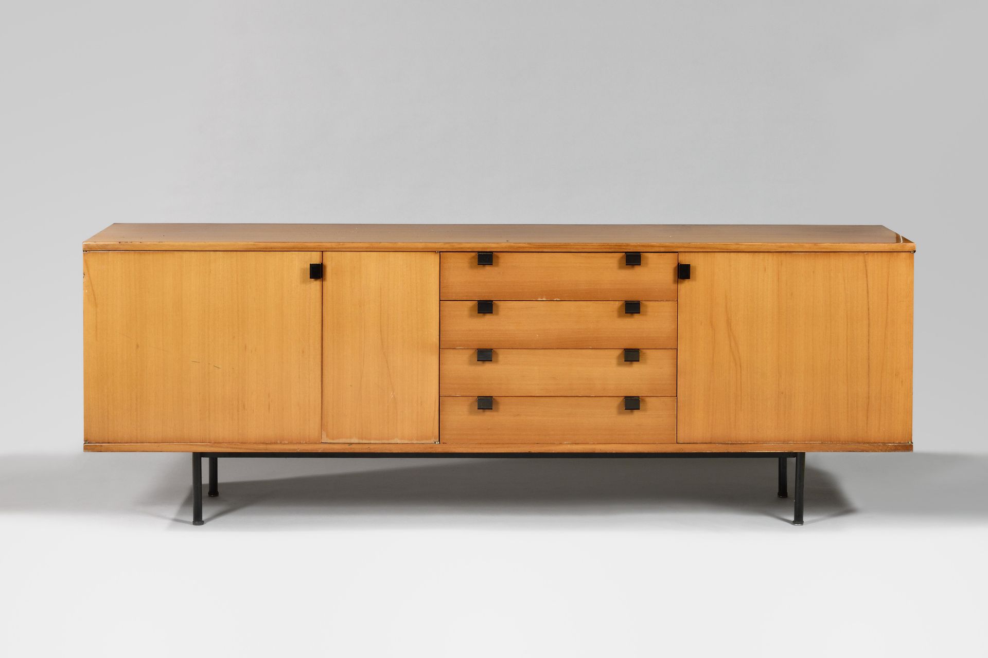 Null ALAIN RICHARD (1926-2017) TV CABINET Editore Credenza impiallacciata in cil&hellip;