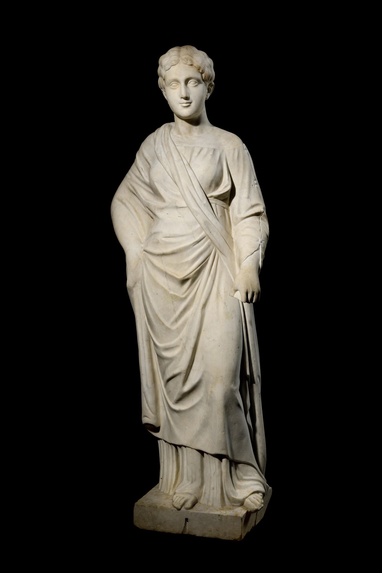 Null 19世纪法国的古罗马女人白色大理石雕像 高：165厘米 意外事故，缺失部分和修复部分