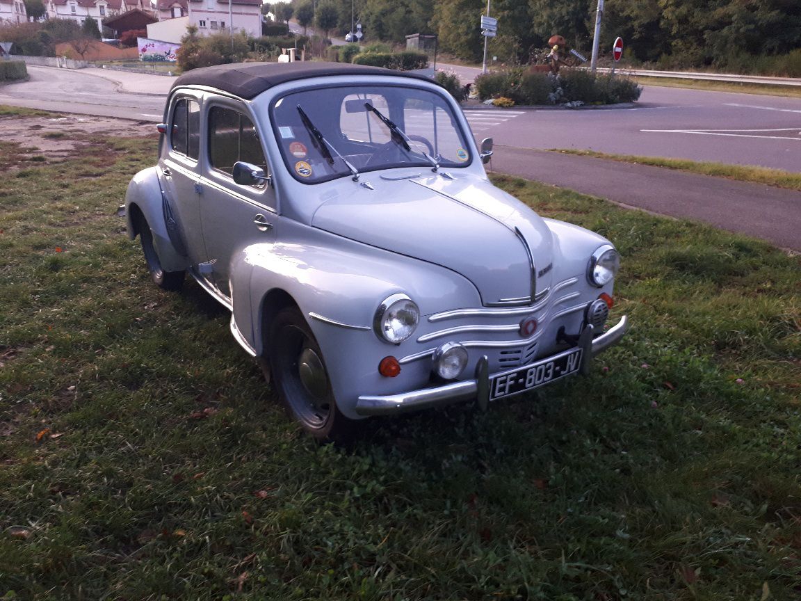 1954 RENAULT 4CV Découvrable Seriennummer 2053934

Echtheitszertifikat Renault

&hellip;