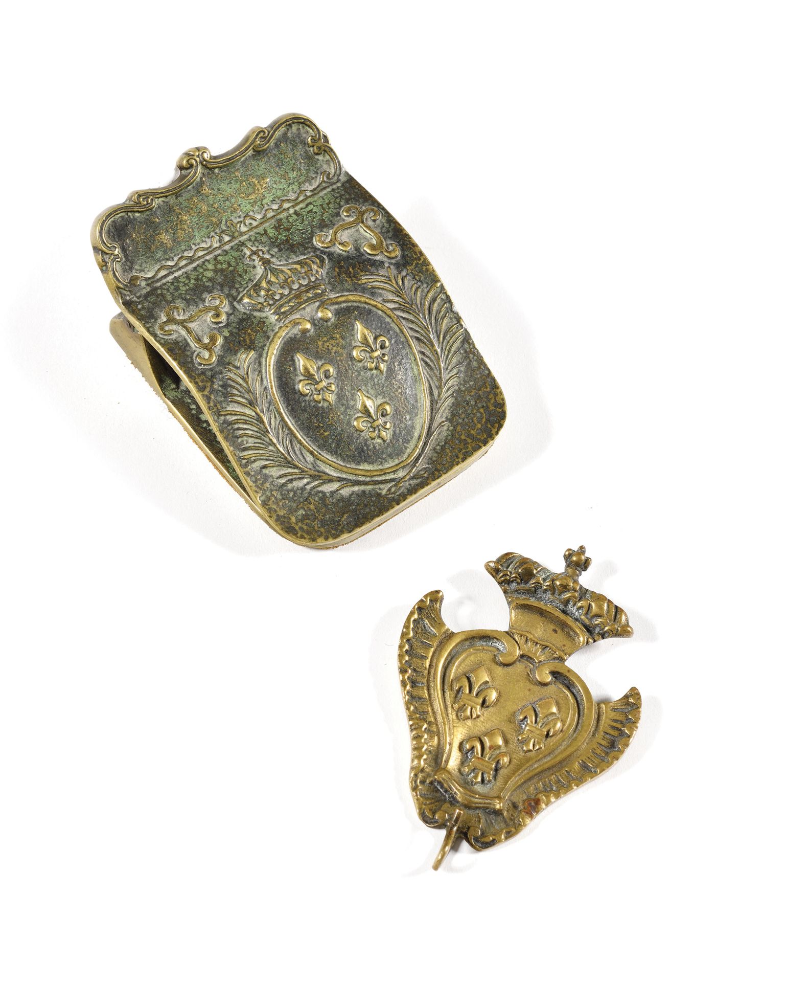 Null 办公用钱夹，青铜材质，带有法国国徽。附有一个带钩的小墙牌。