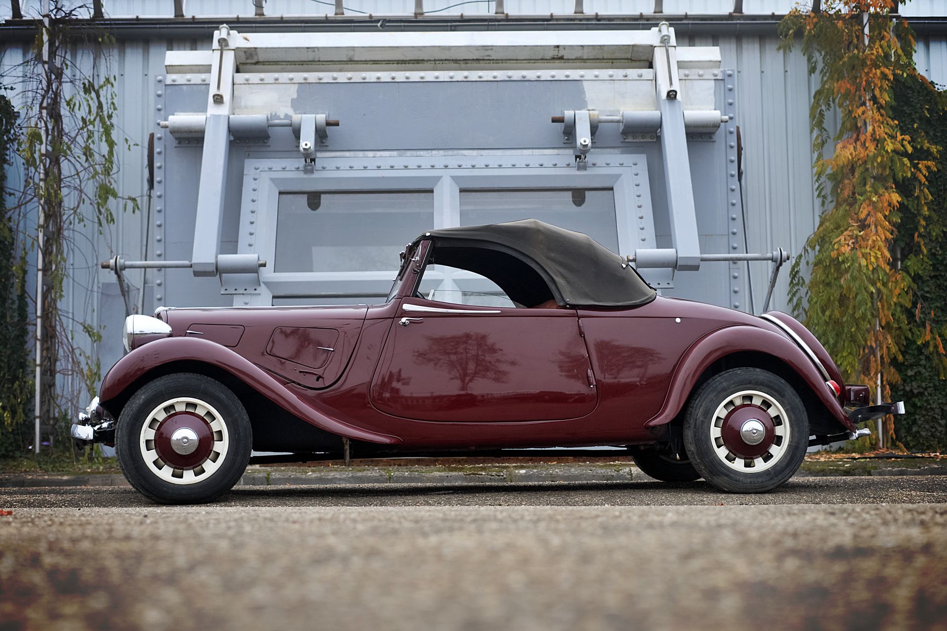 1934 Citroën Traction cabriolet Type 7C 
序号：00054957

机构编号：555

发动机号：AX08057-4MP&hellip;
