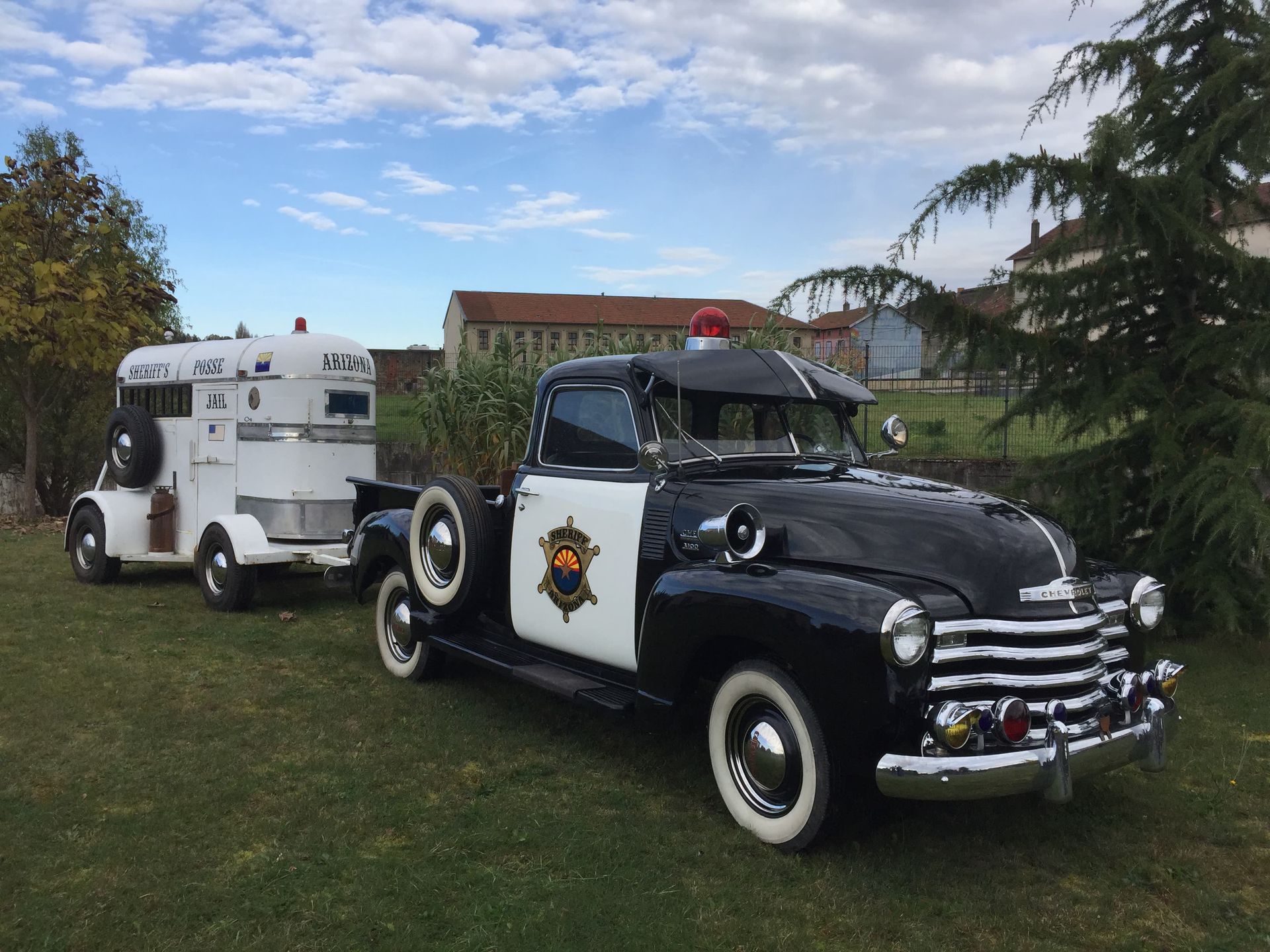 CHEVROLET Pick-up 3100 1949 CGF为皮卡和拖车募集资金

在美国修复的车辆

跌入50年代的美国





这是一辆前警车，所有的配&hellip;