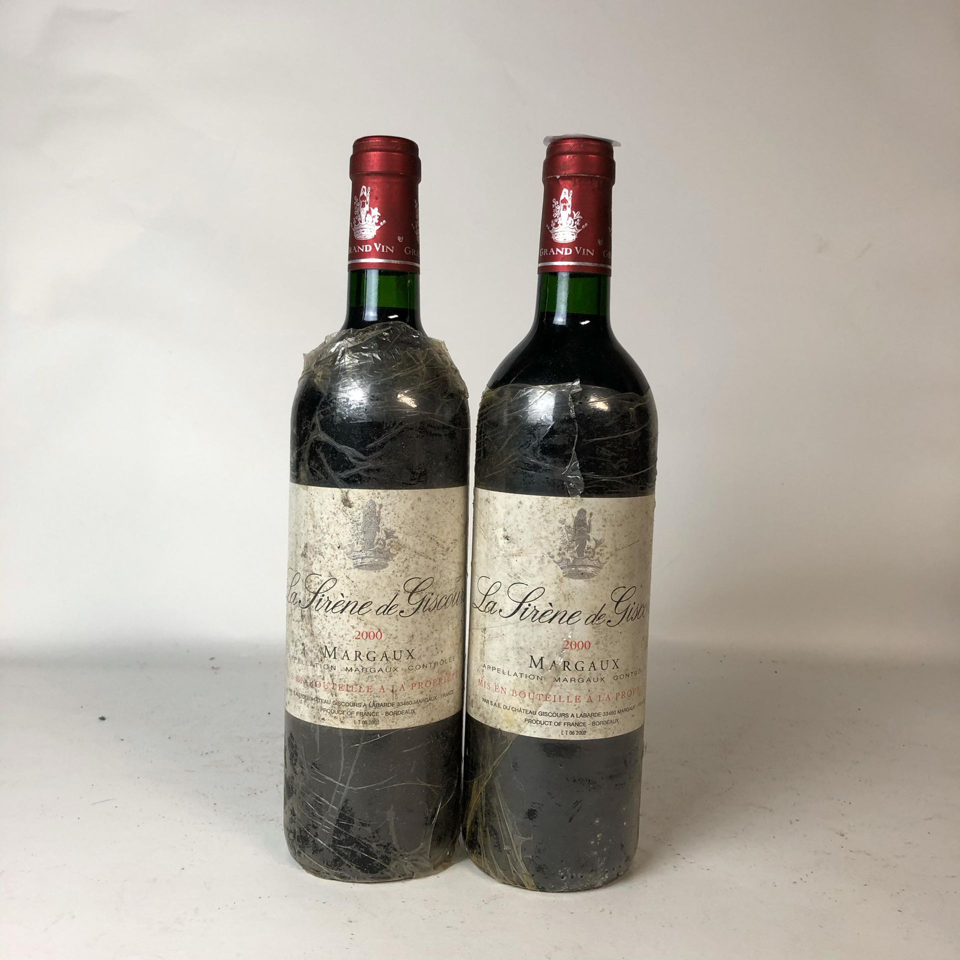 Null 2 bouteilles LA SIRÈNE DE GISCOURS 2000 Margaux (étiquettes sales, marquées&hellip;