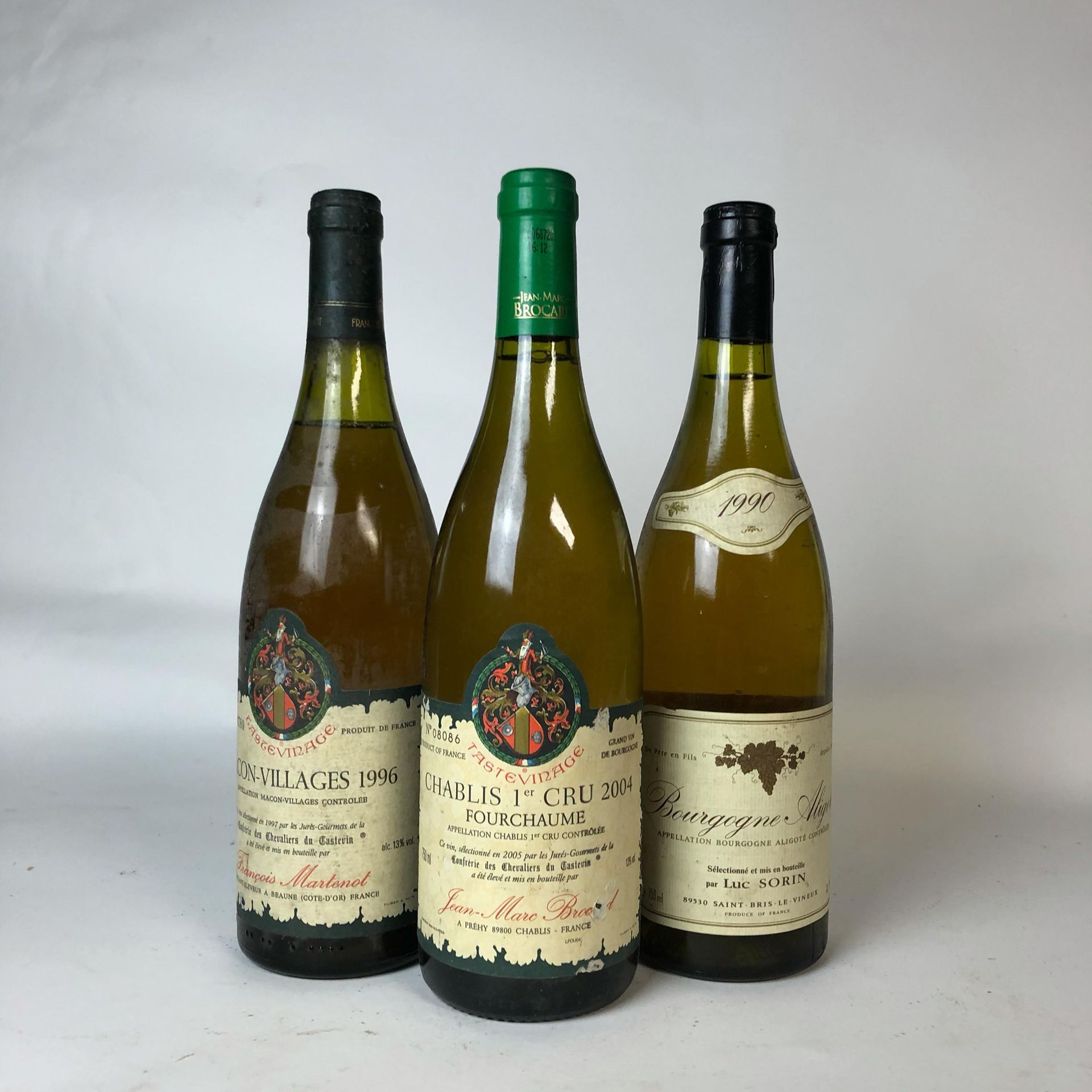 Null 3 bottles : 1 MACON-VILLAGES 1996 François Martenot (Confrérie des Chevalie&hellip;