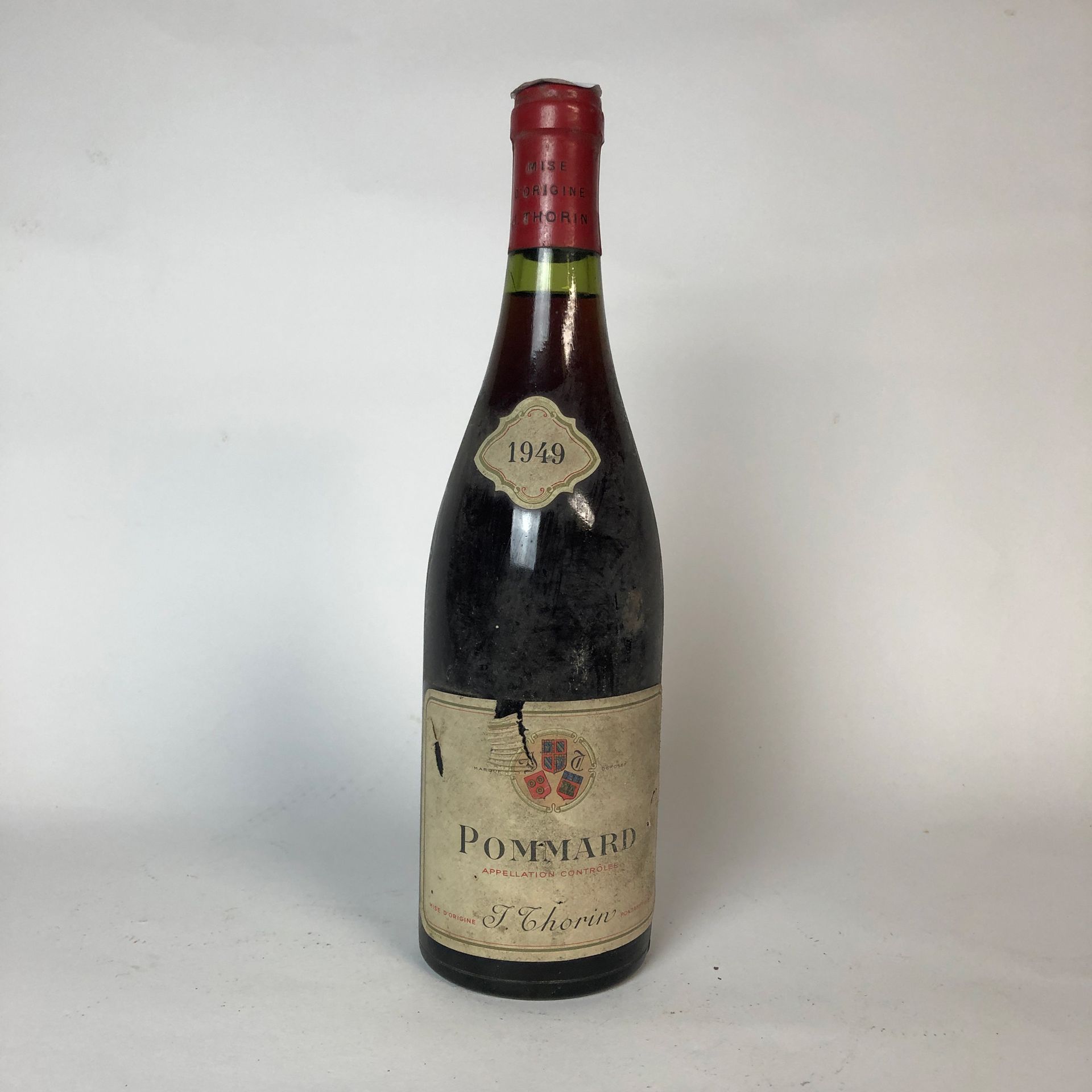 Null 1 bouteille POMMARD 1949 J. Thorin (etiquette abimée, sale, léger déchirée)