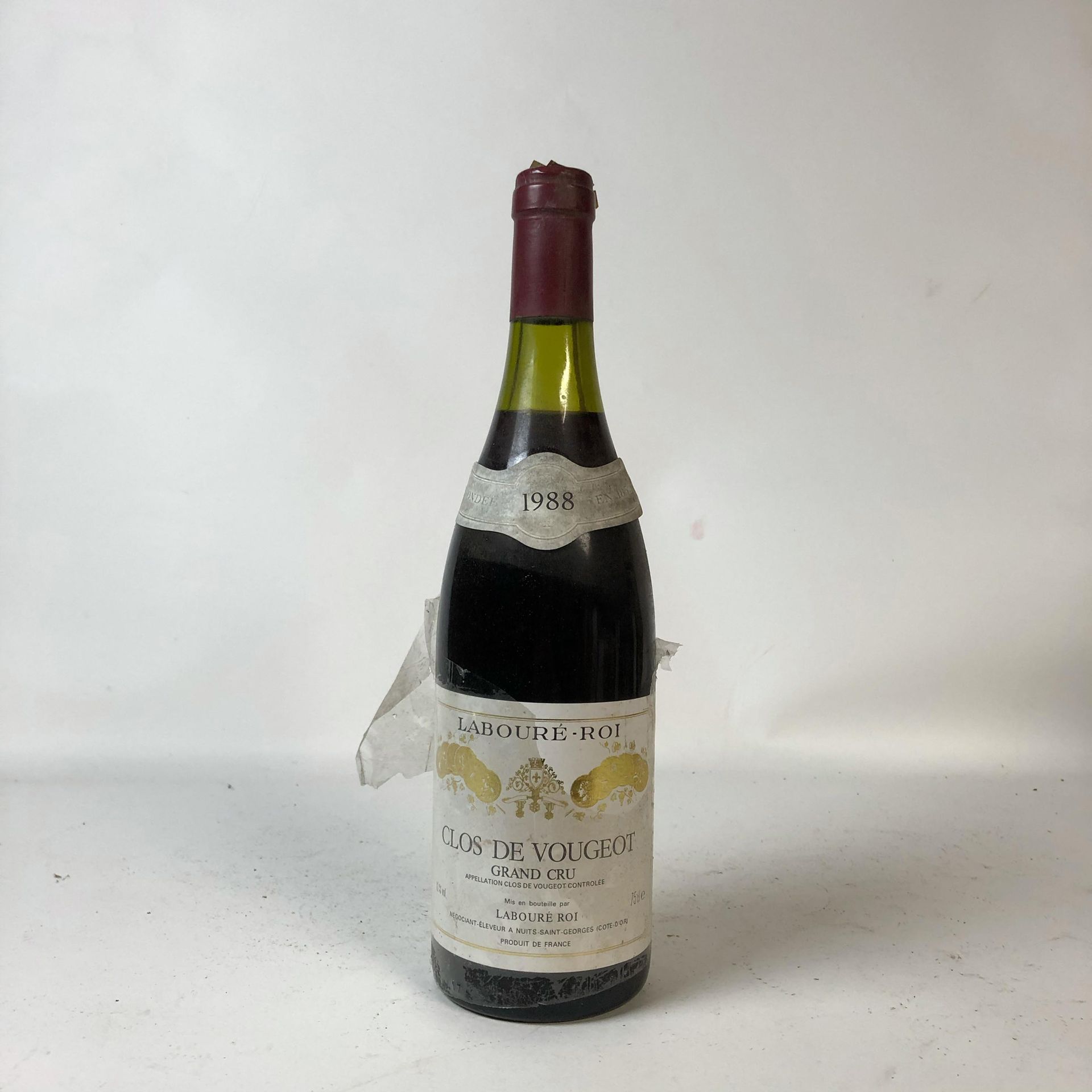 Null 1瓶CLOS DE VOUGEOT 1988 Grand Cru Labouré Roi (水平面在3到3.5厘米之间，标签已拍，褪色，有标记)