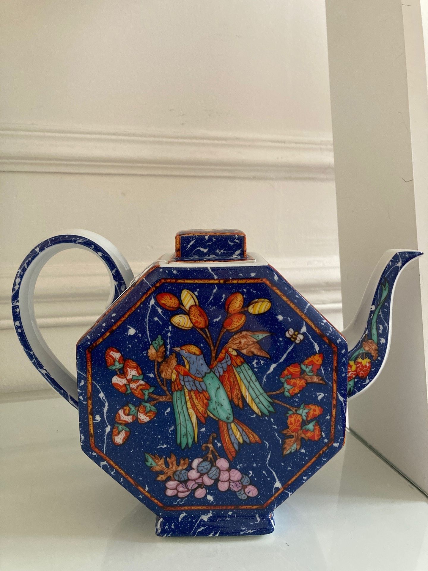 Null HERMES巴黎瓷器壶，镶嵌着Pierre d'Orient和Occident的Limoges瓷器。17 x 24 cm 保存状况非常好