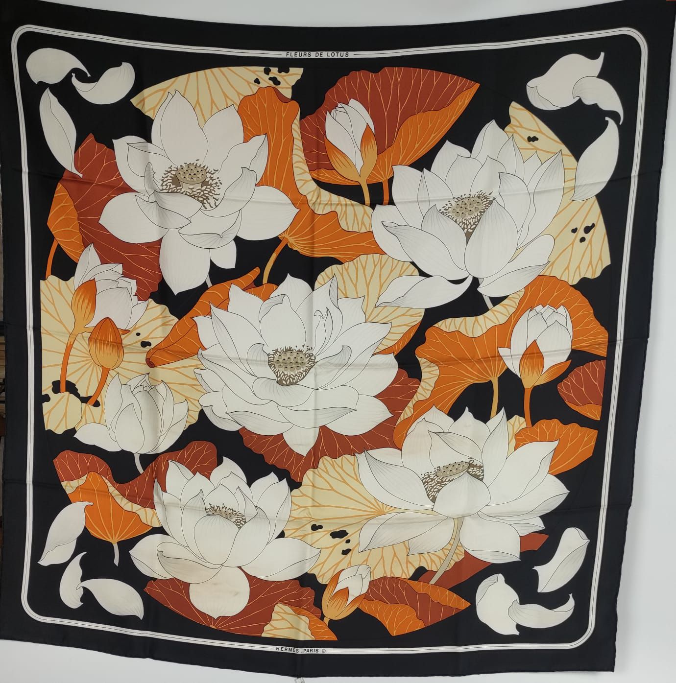 Null HERMES Silk scarf "Lotus flowers" stains, folds