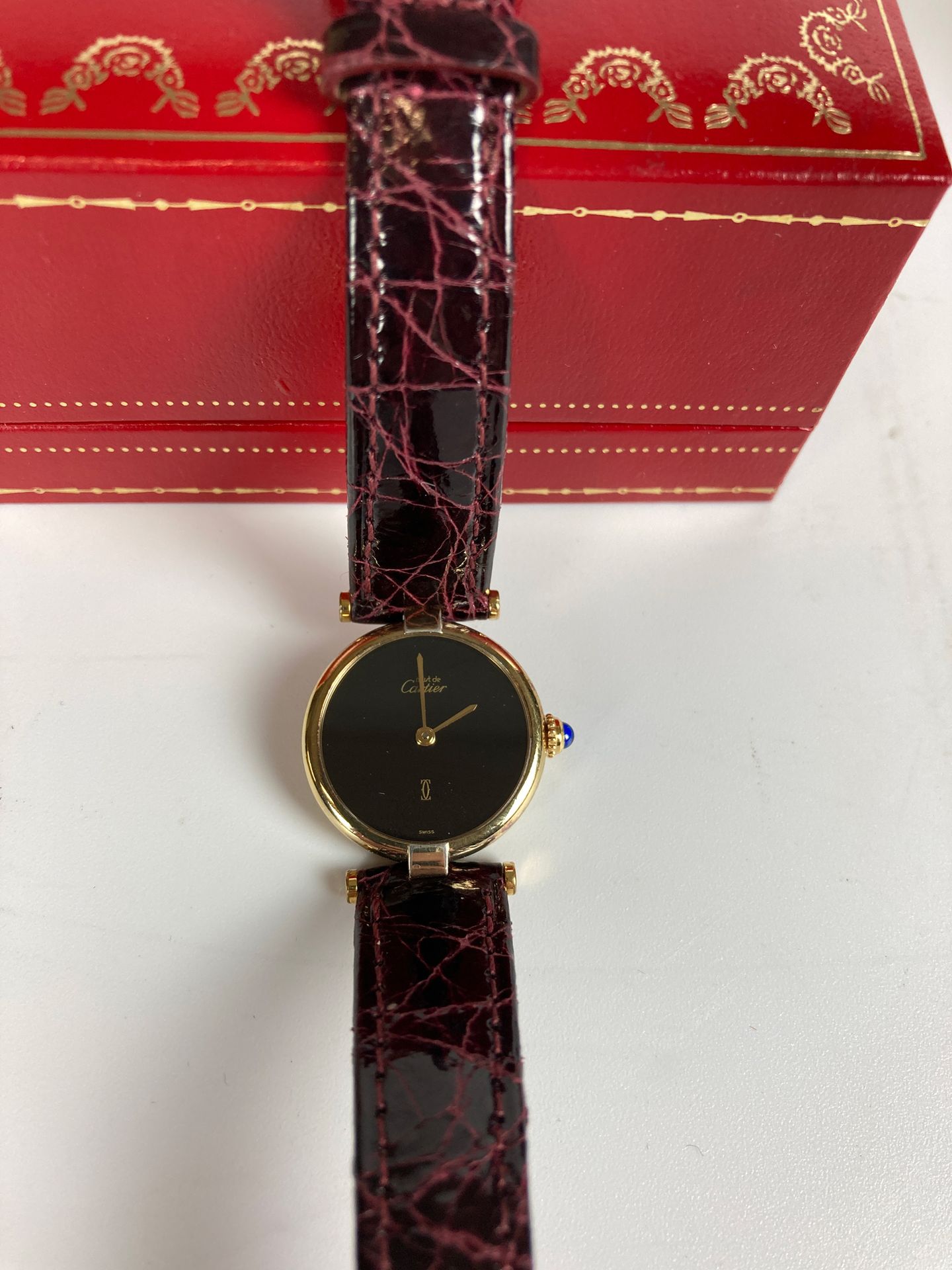 Null CARTIER Orologio al quarzo, modello Must Vendôme, in vermeil Quadrante nero&hellip;