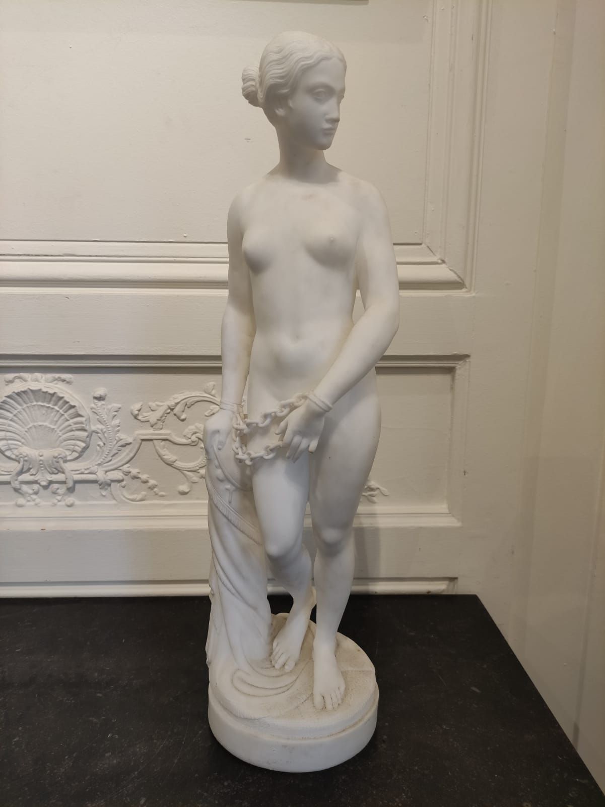 Null Nach der Antike Frau im Bad Statue aus Carrara-Marmor Höhe: 60 cm (Unfälle &hellip;