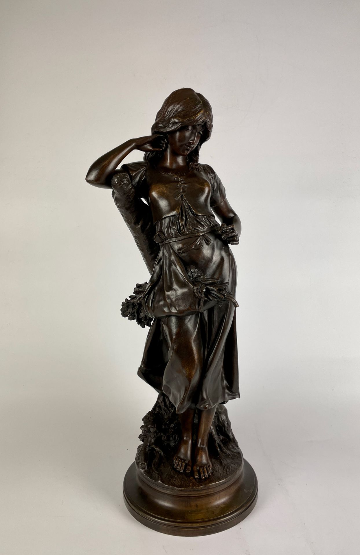 Null Adrien Etienne GAUDEZ (1845-1902) La glaneuse Bronze à patine brune signé s&hellip;