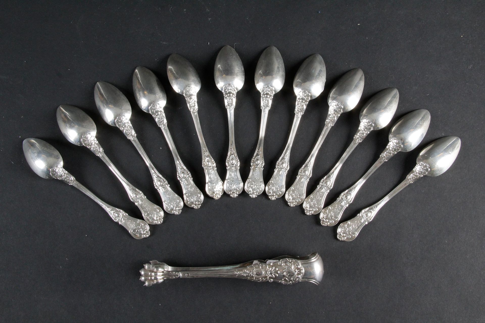 Null TWELVE TEA SPONSORS AND A SUGAR SPOON, IN SILVER, 950 thousandths with deco&hellip;