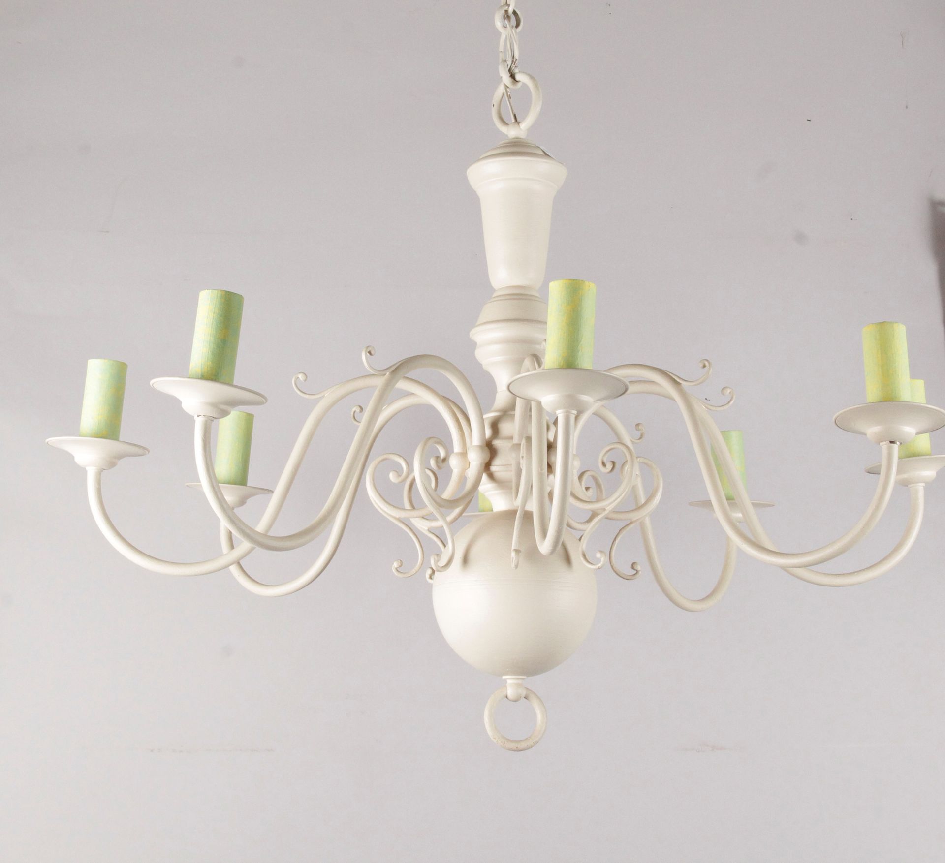 Null 霍兰德风格的灯，乳白色的金属漆，有八个灯臂。高度：75，直径：82厘米