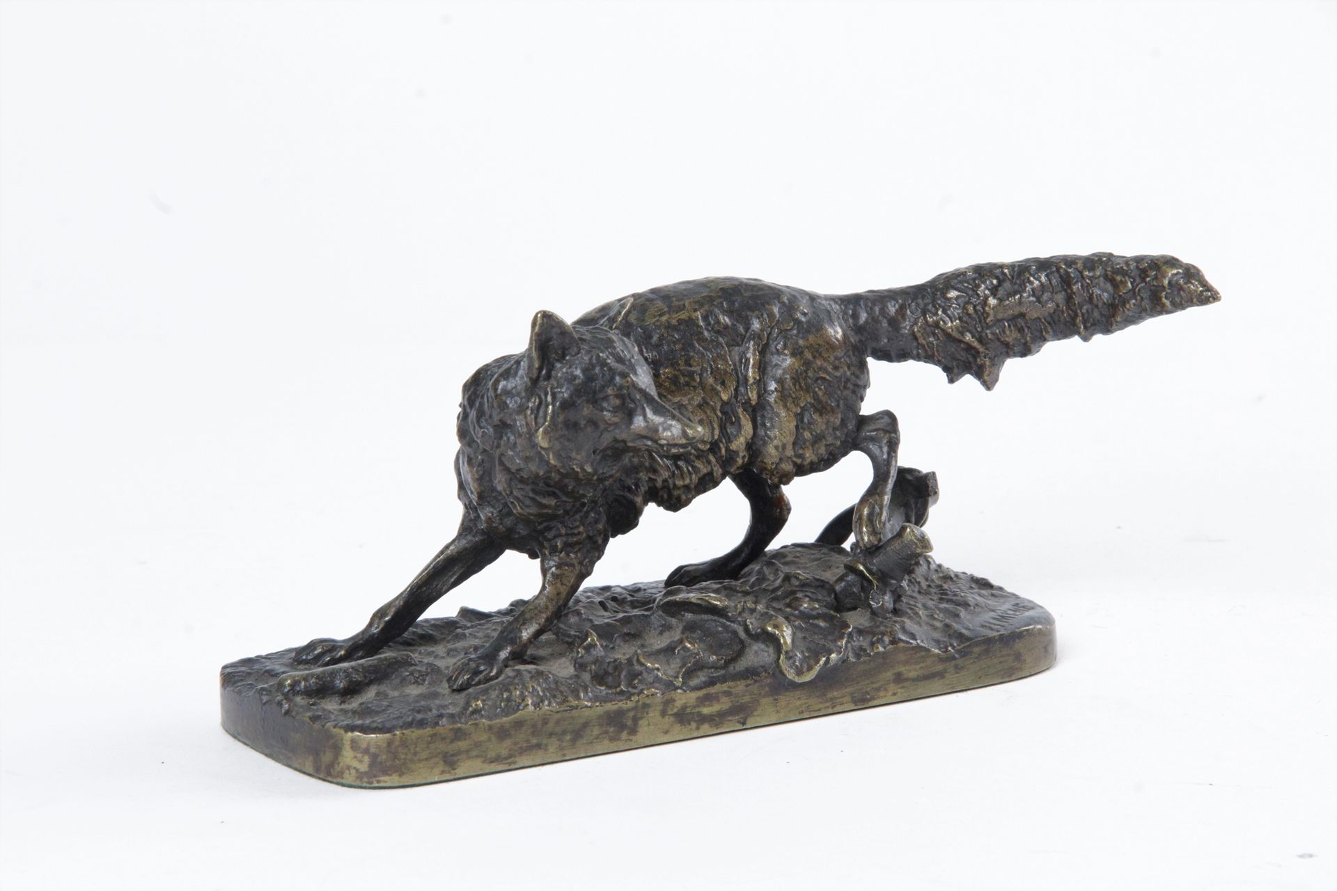 Null D'après Pierre Jules MÈNE (1810-1879) « Le renard » Épreuve en bronze, pati&hellip;
