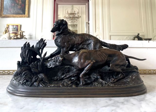 Null 皮埃尔-儒勒-梅内（1810-1879） 狩猎鹧鸪 大型青铜器，棕色铜锈，平台上有签名 22 x 41 cm