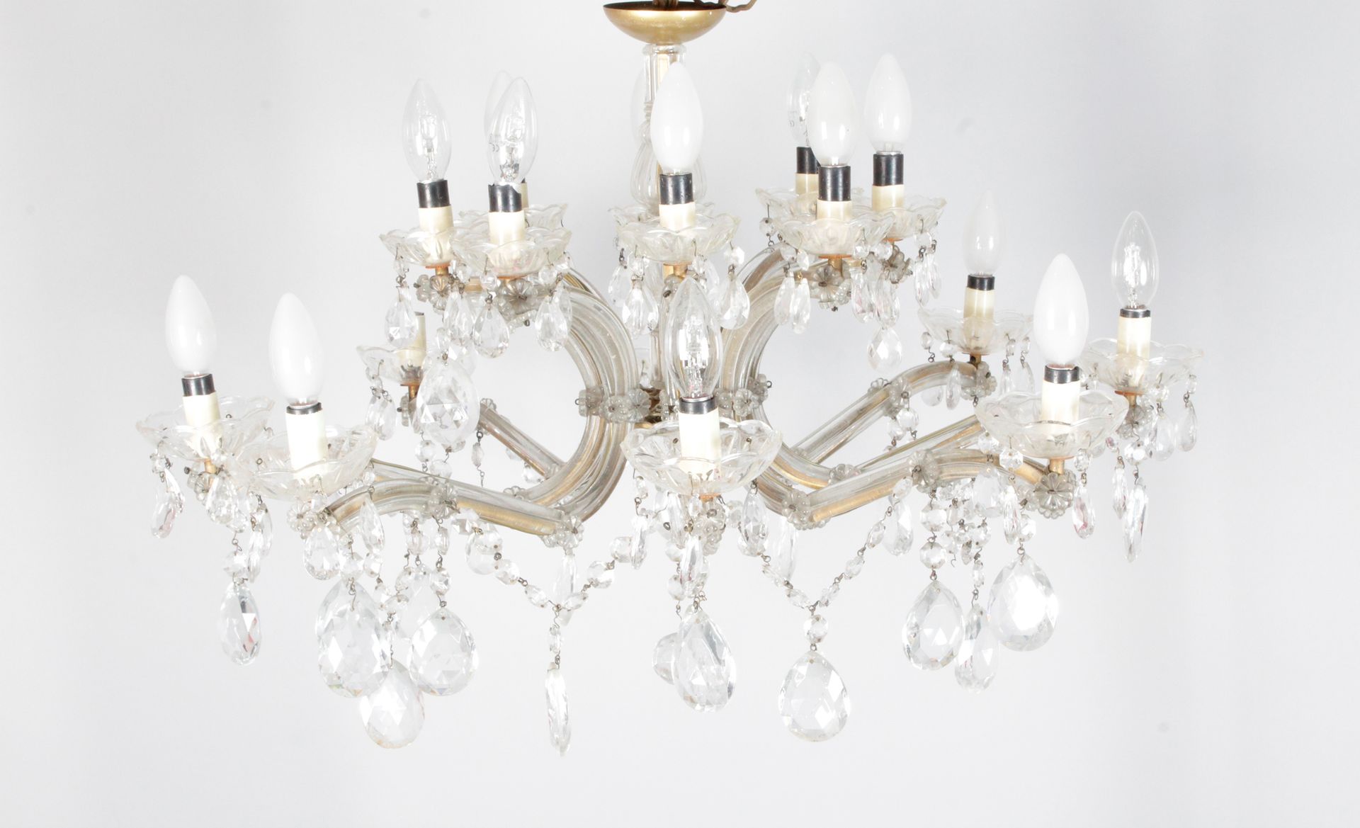 Null Chandelier with sixteen arms of light on two rows, with decoration of pampi&hellip;