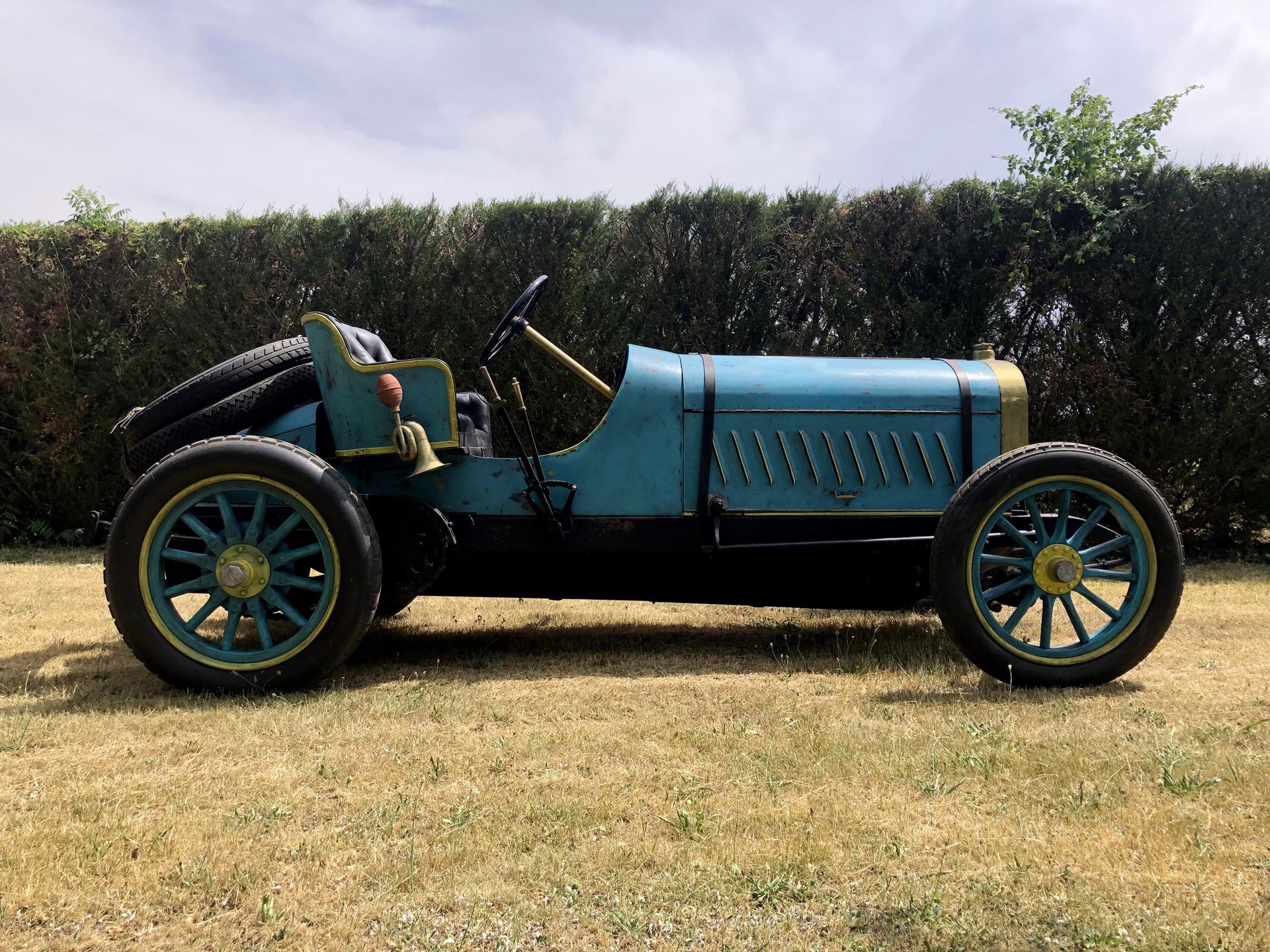 1906 DEXTER SPORT BIPLACE 1906年德克斯特运动型双座车

建造了2个例子

可能是最后一个仍然可见的

车轮上的汽车

法国收藏家的&hellip;