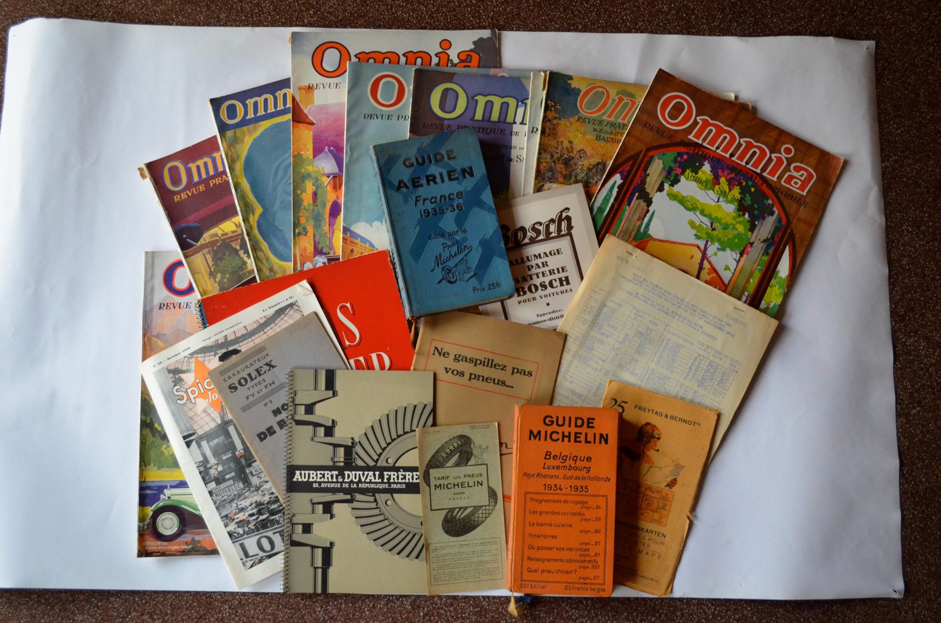 Lot de revues OMNIA + revues diverses Lotto di riviste OMNIA + riviste varie