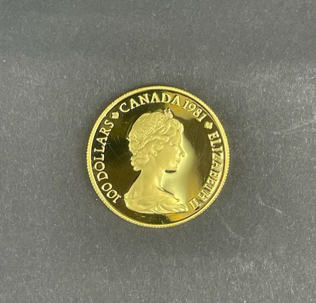 Null CANADA 100 Dollars or 22 carats. 1981. Profil Elizabeth II. Etui et certifi&hellip;