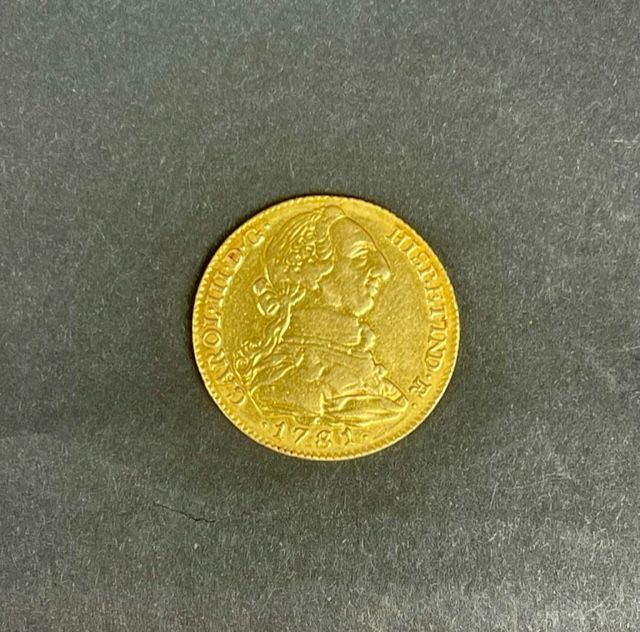 Null REINO DE ESPAÑA 4 escudos de oro 1781 Peso : 13,4 g