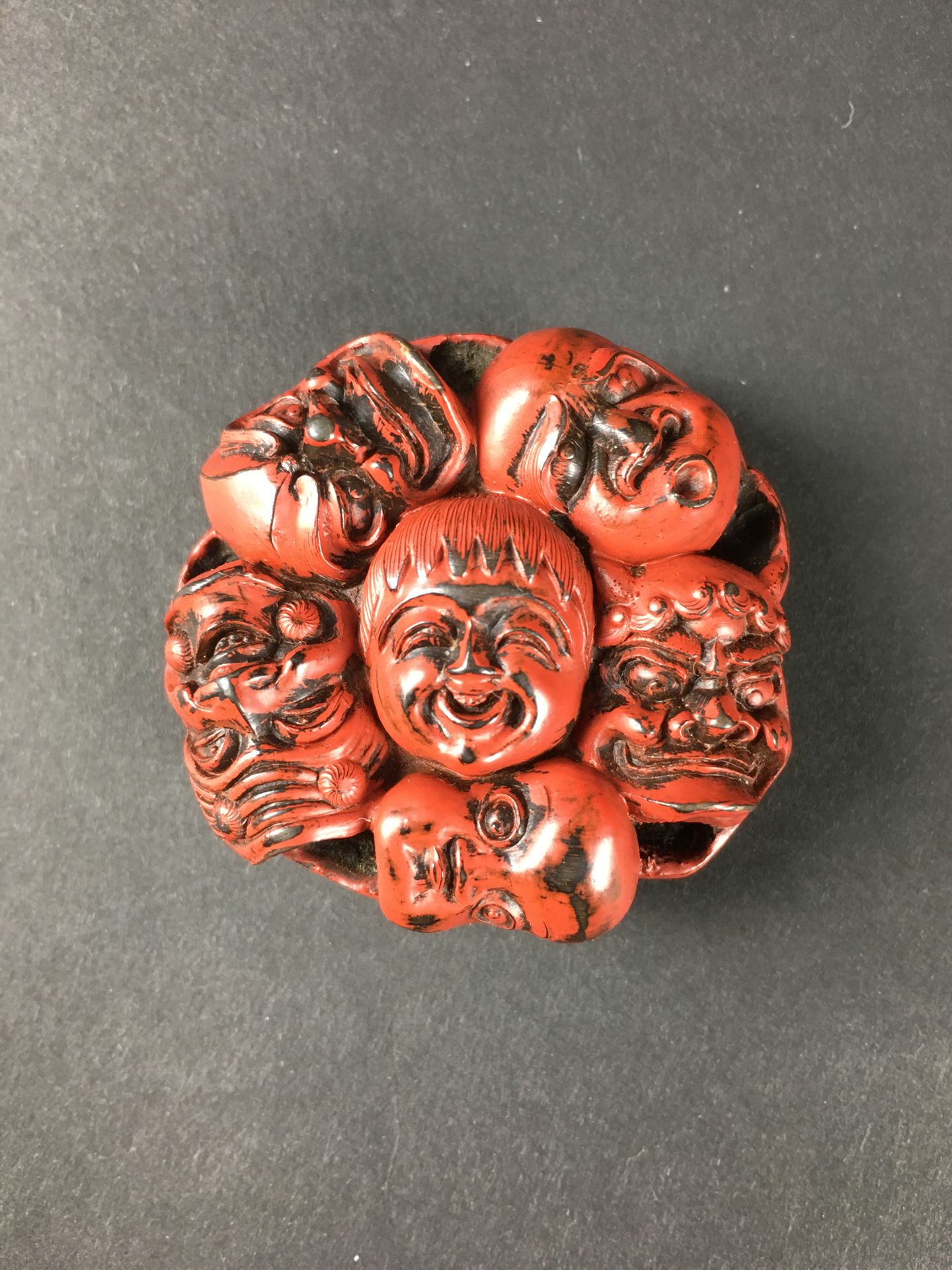 Null JAPANese Netsuke in stained wood decorated with Noh masks. Diameter : 4.3 c&hellip;