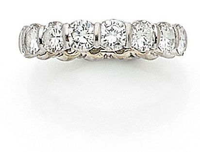 Null 
ALLIANCE

composed of 16 brilliant cut diamonds. Mounting in 18K white gol&hellip;