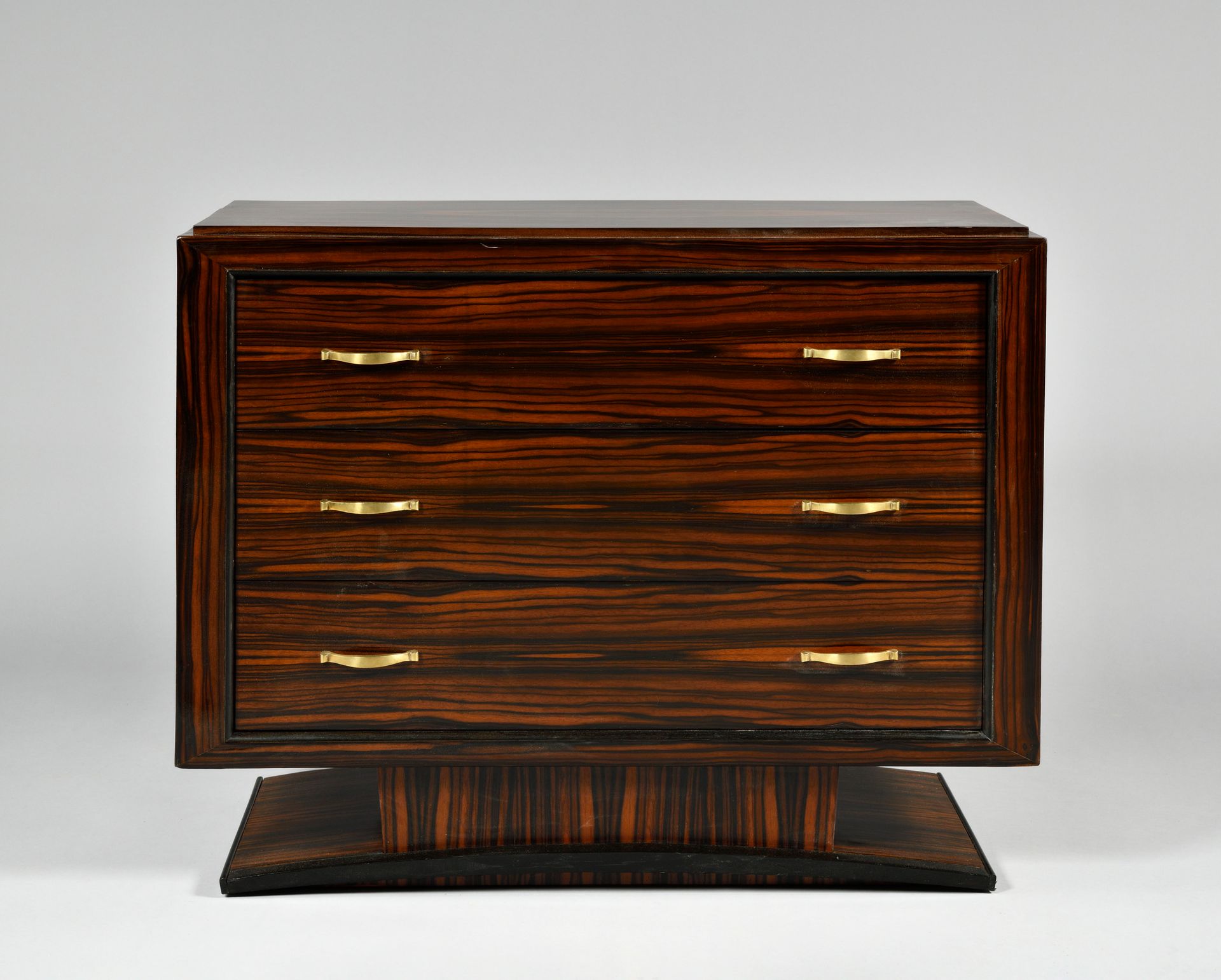 Null ART DECO Chest of drawers in Macassar ebony opening with three drawers supe&hellip;