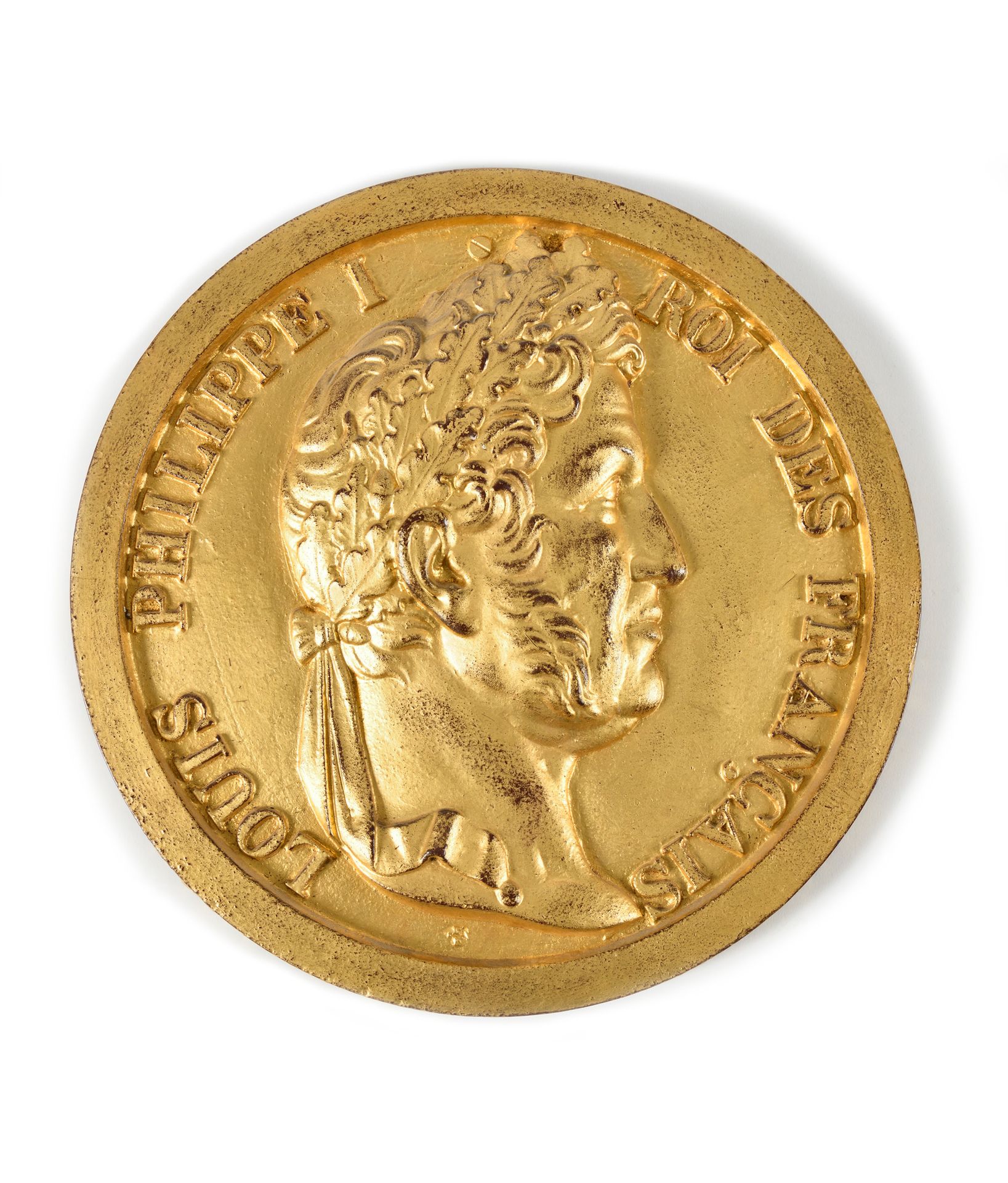 Null Louis-Philippe, Roi des Français. Plaque murale ronde en fonte de fer dorée&hellip;