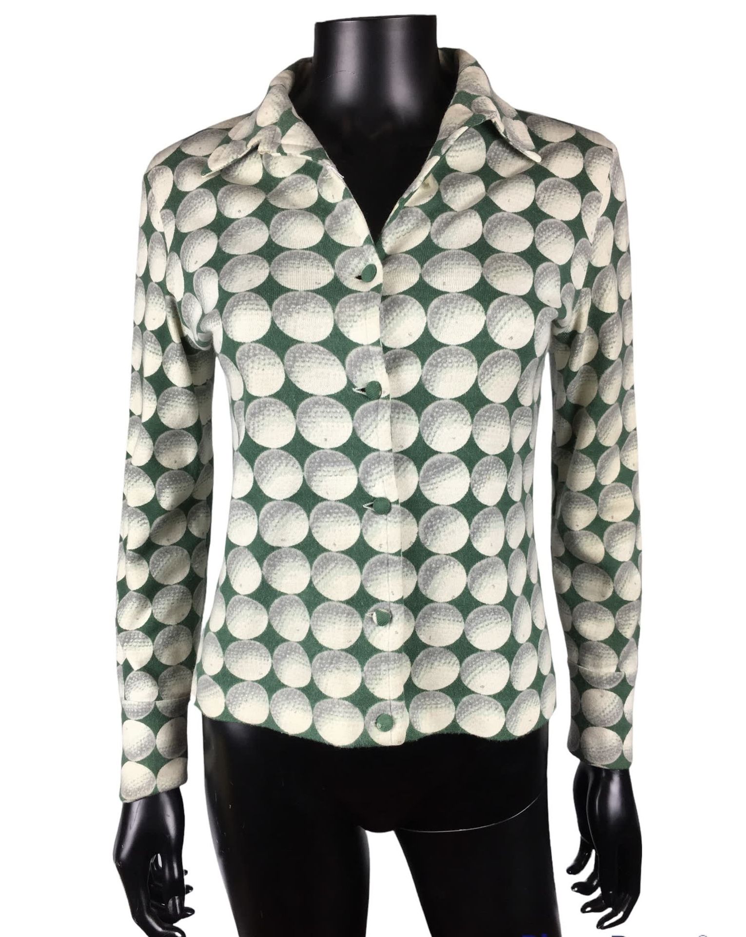 Null HERMES PARIS 羊毛开衫，绿色背景上有高尔夫球。 尺寸36。 状况良好，有小污点。