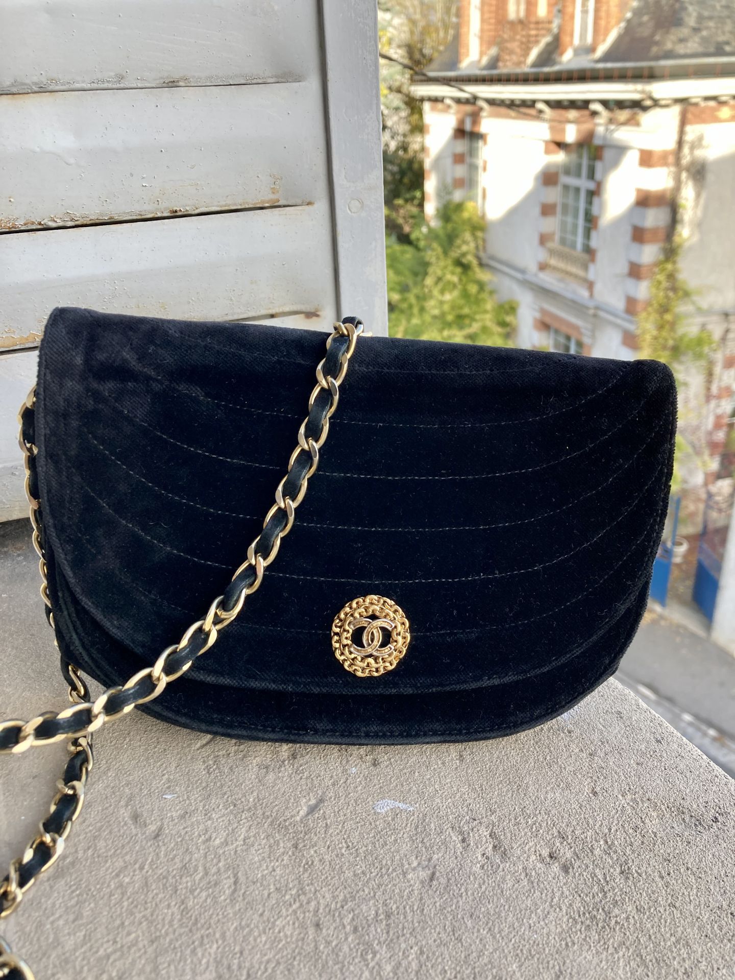 Null CHANEL Evening bag in black velvet, chain handle. 20 x 15 cm Good condition