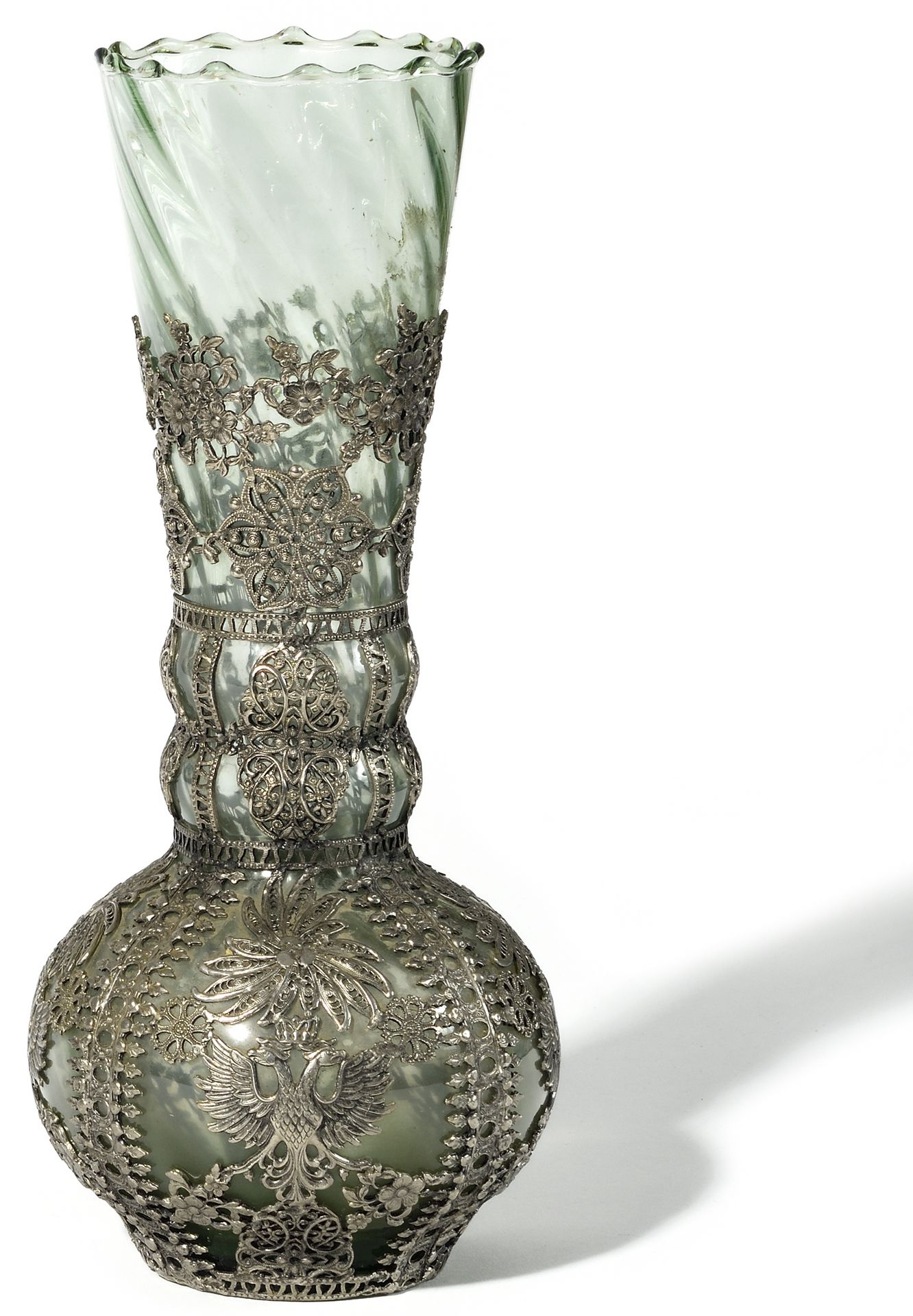 Null 双头鹰图案的花瓶

玻璃，锡器

高：29.5厘米。D : 12厘米。

东欧，20世纪初



创作的内容是："我的作品"，"我的作品"，"我的作品&hellip;