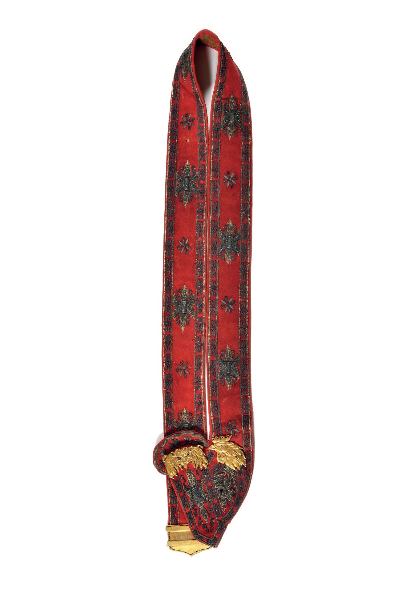 Null 罕见的师长剑带，古色古香，属于Jean Hardÿ将军(1762-1802)，在第六年规定。

棕色的摩洛哥，完全覆盖着猩红色的布，用线、亮片和银色的&hellip;
