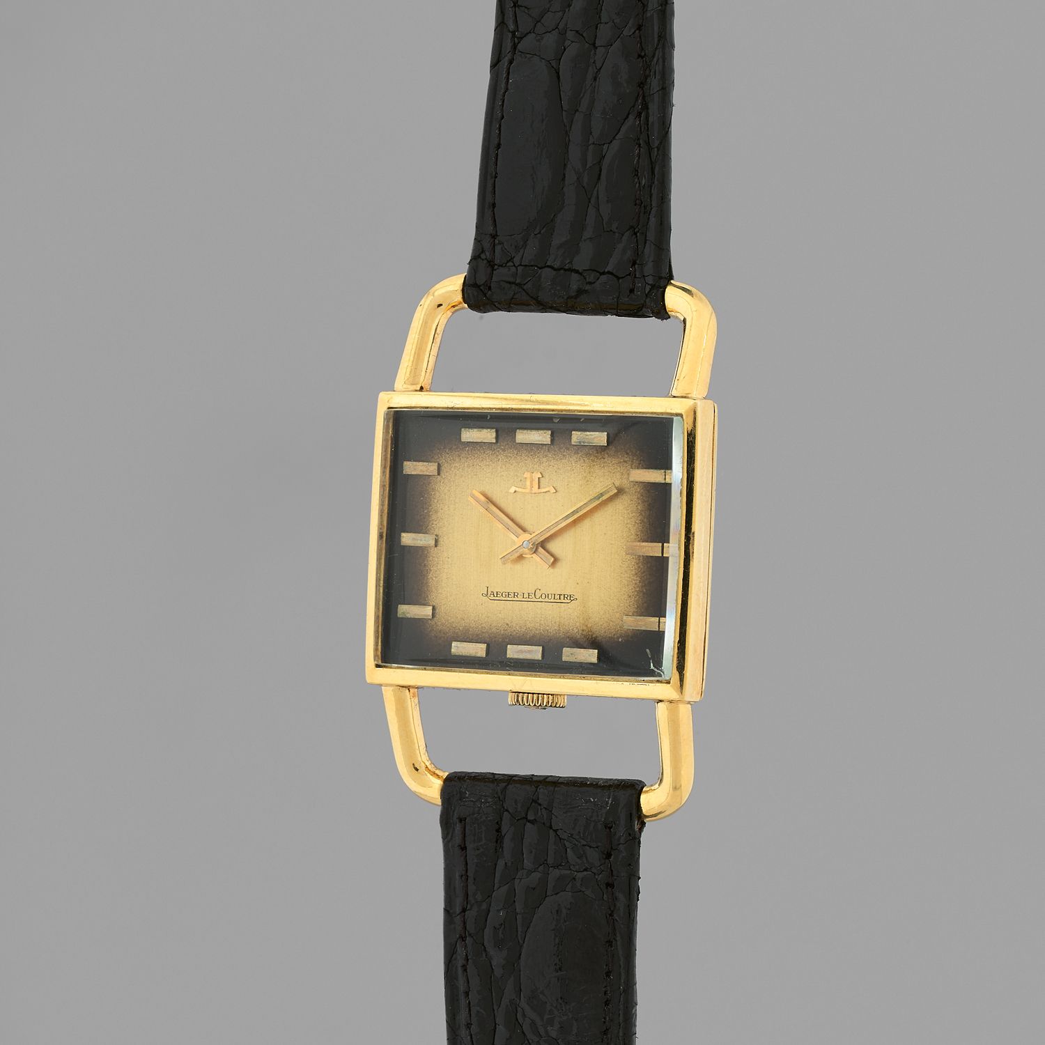 Null Jaeger-lecoultre
Grand Etrier
约：1970年。 
黄金750/1000腕表，长方形表壳，黑色和金色双色表盘，6点钟位置的&hellip;