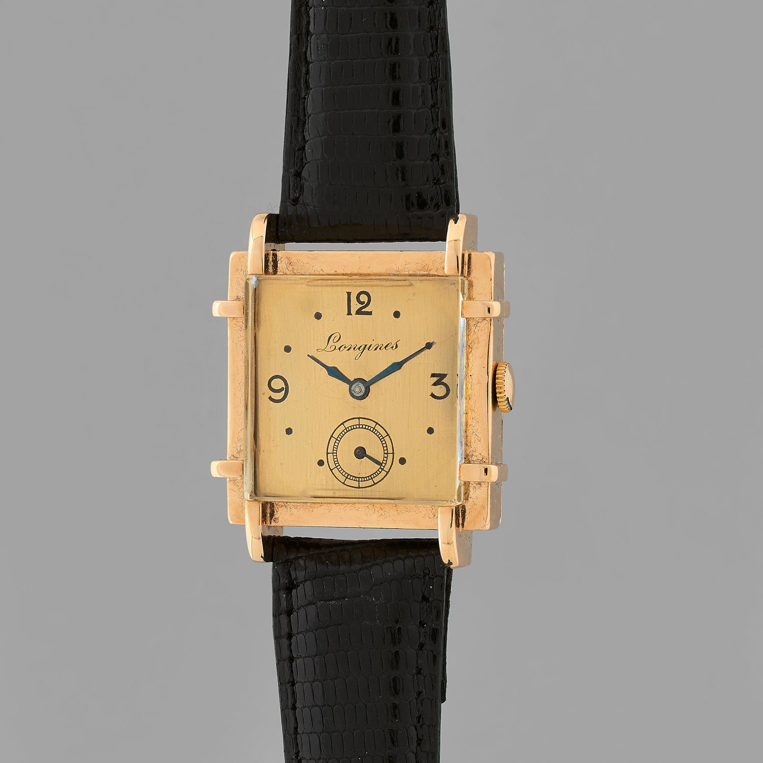 Null LONGINES
Ref : 6378394.
Circa: 1950.
Gold-plated men's wristwatch. Square c&hellip;