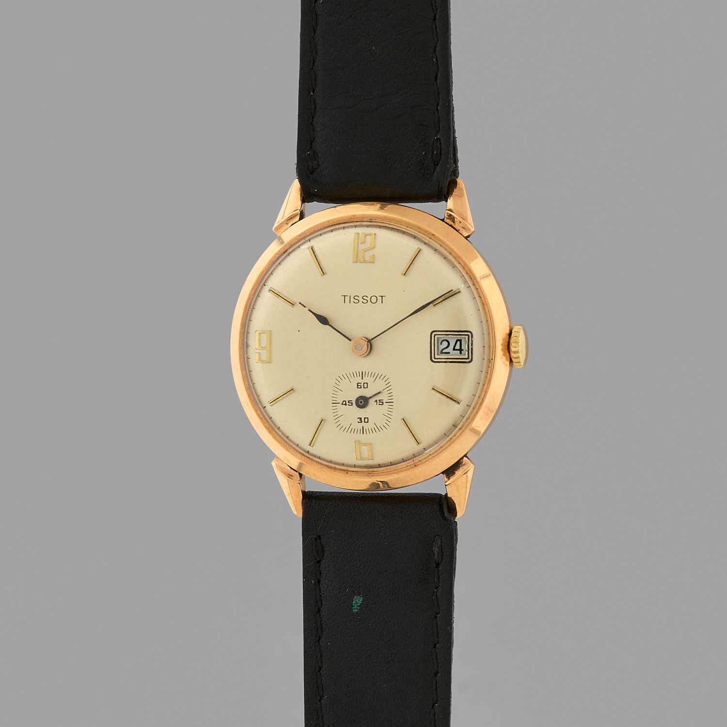Null TISSOT
约：1970年。
黄金750/1000城市手表。圆形表壳，光滑表圈，凹槽式表冠，夹式表背。签名的黄金表盘，应用指挥棒式时标和阿拉伯数字，&hellip;
