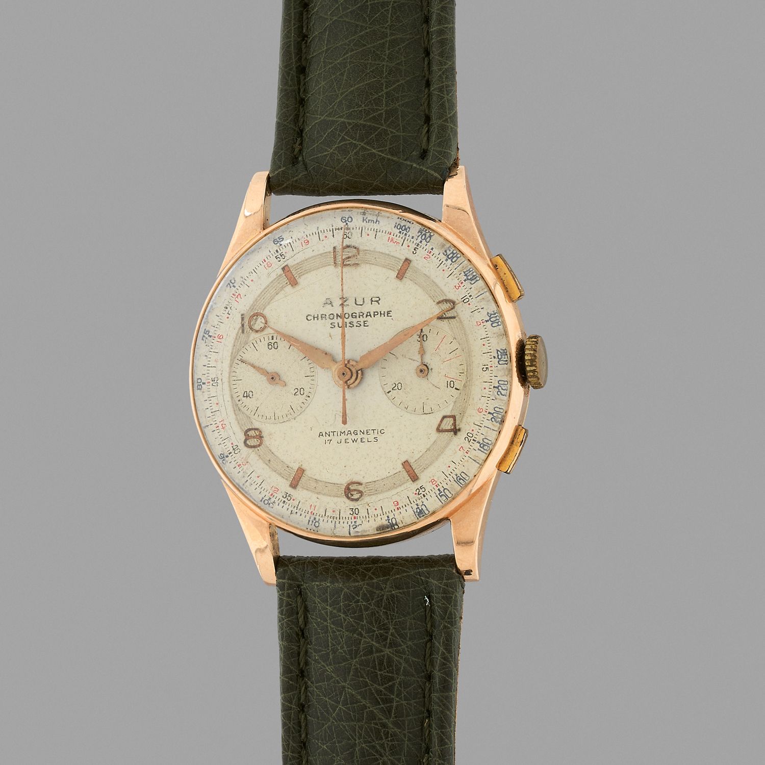 Null AZUR

Chronographe.
Vers 1950.
Montre chronographe en or rose 750/1000 à fo&hellip;