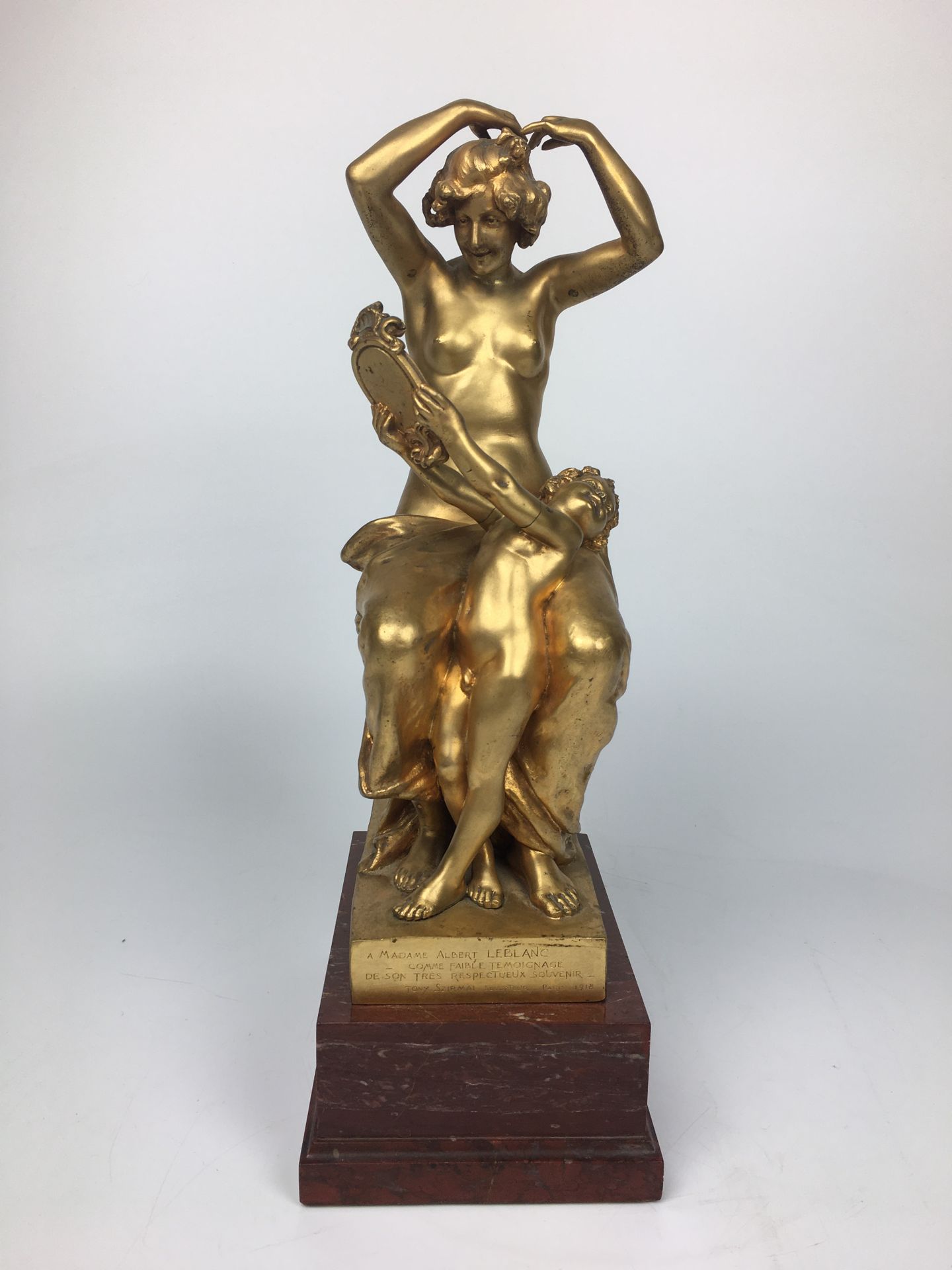 Null Tony SZIRMAÏ (1871-1938)
Modèle au miroir
Bronze doré sur socle en marbre r&hellip;