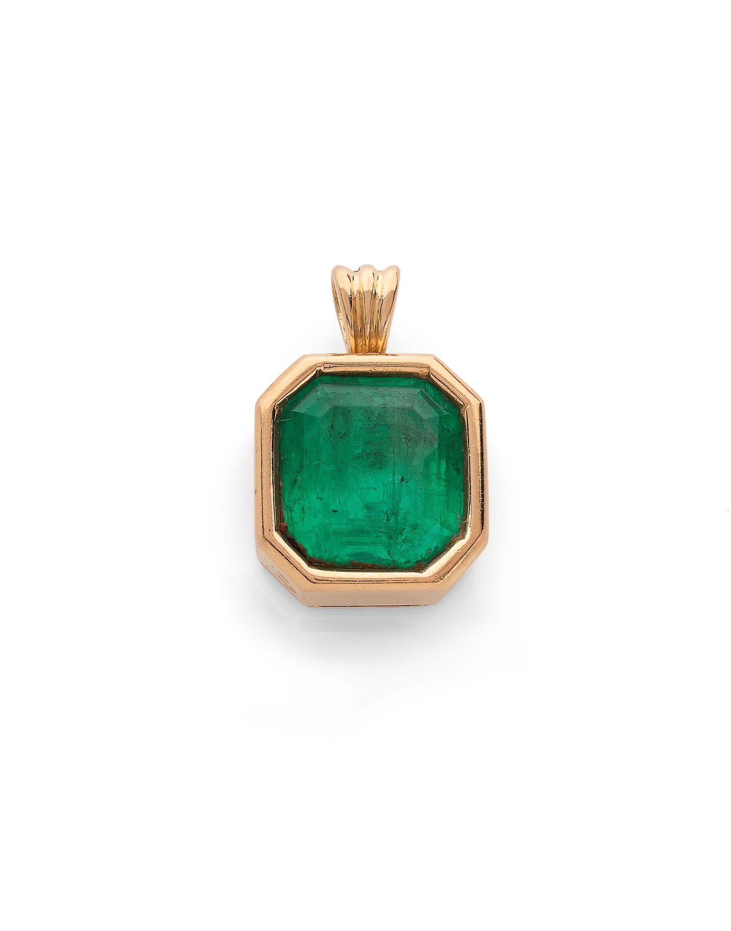 Null PENDANTS 

holding an emerald of 8.50 carats approximately. Closed setting &hellip;