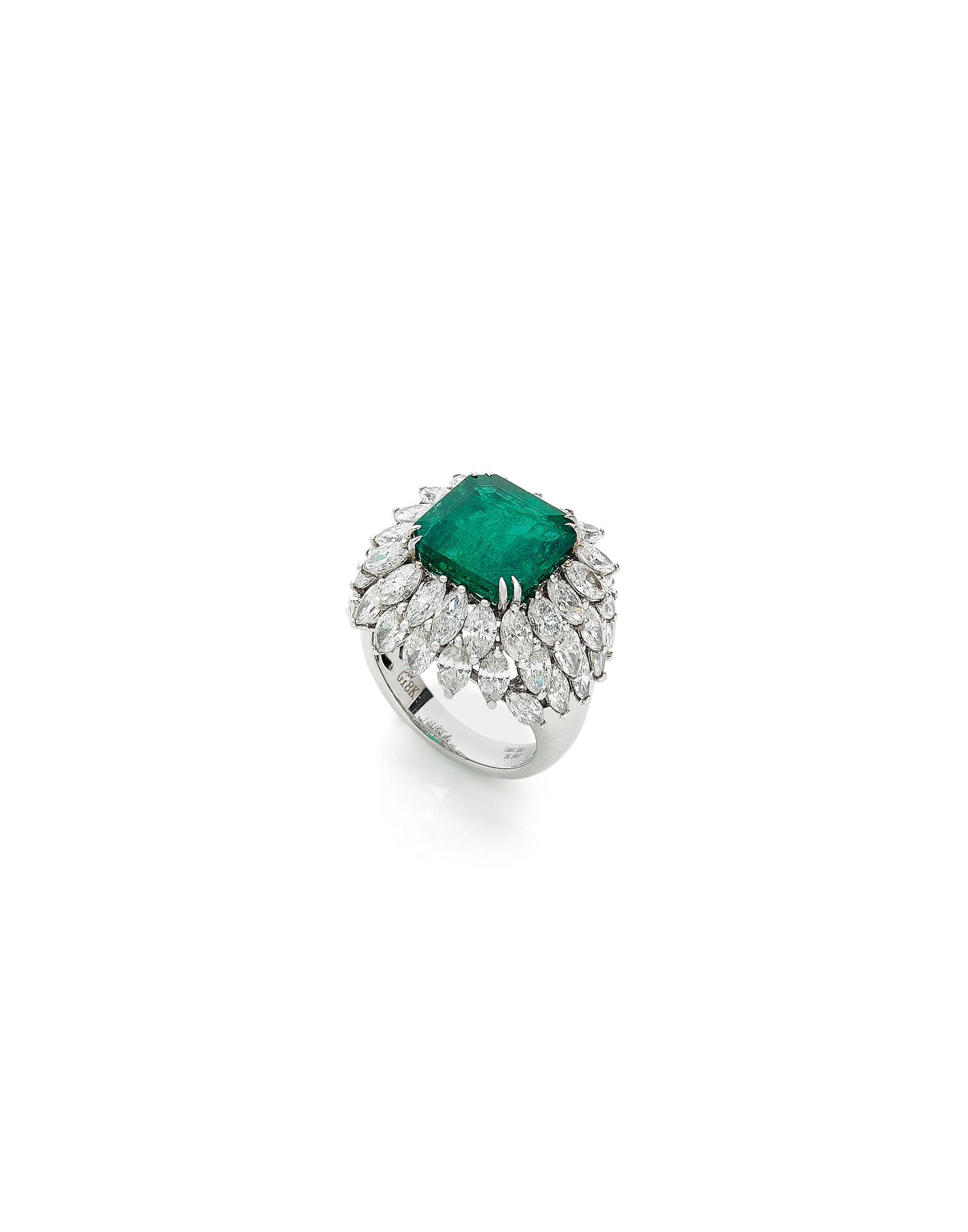 Null IMPORTANT RING

holding a square emerald of 6.58 carats in a surround of na&hellip;